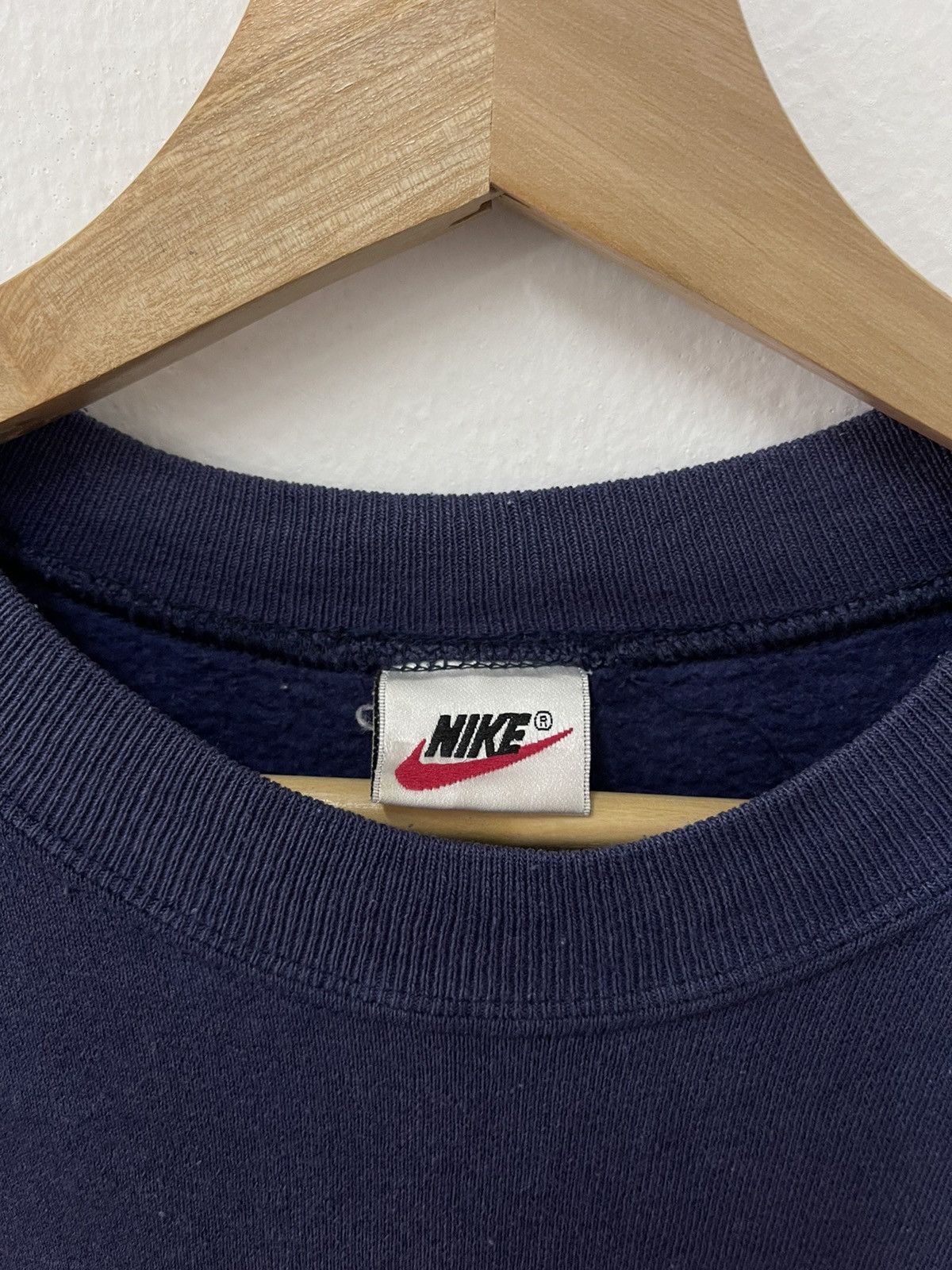 Nike × Vintage Vintage 90’s Nike Town USA Embroidery Sweatshirt Size US L / EU 52-54 / 3 - 5 Thumbnail