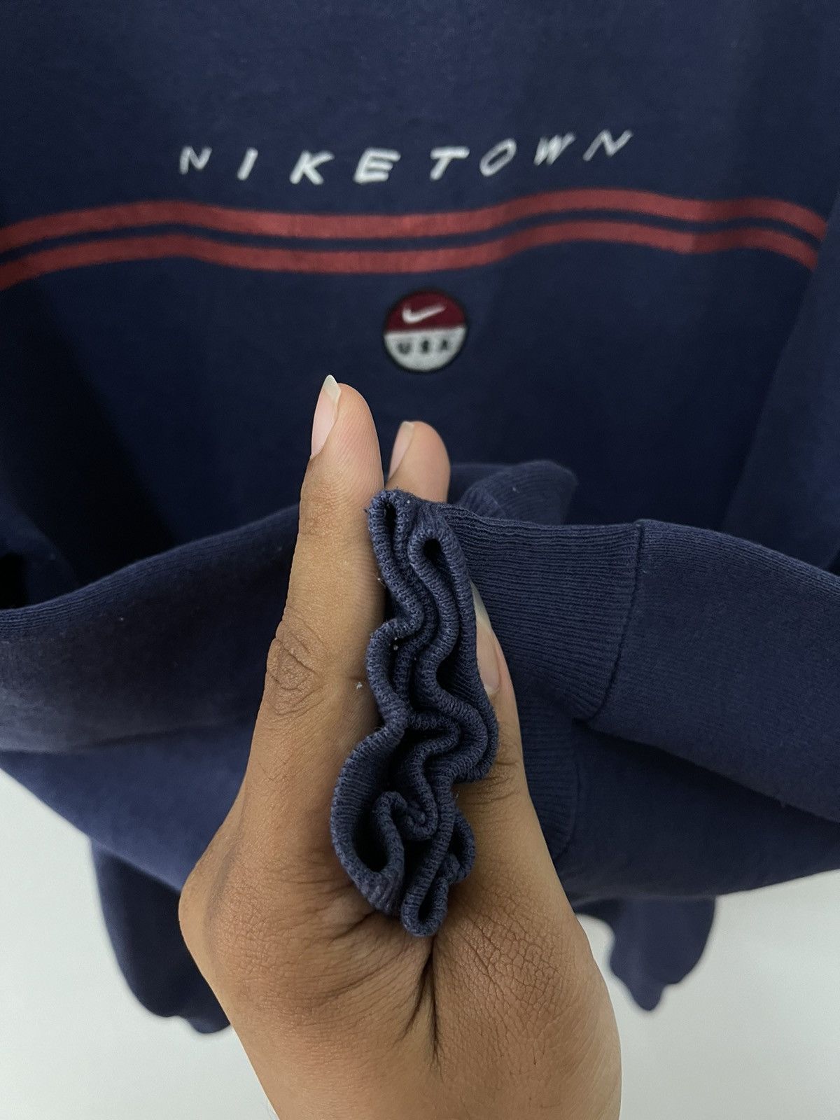 Nike × Vintage Vintage 90’s Nike Town USA Embroidery Sweatshirt Size US L / EU 52-54 / 3 - 3 Thumbnail