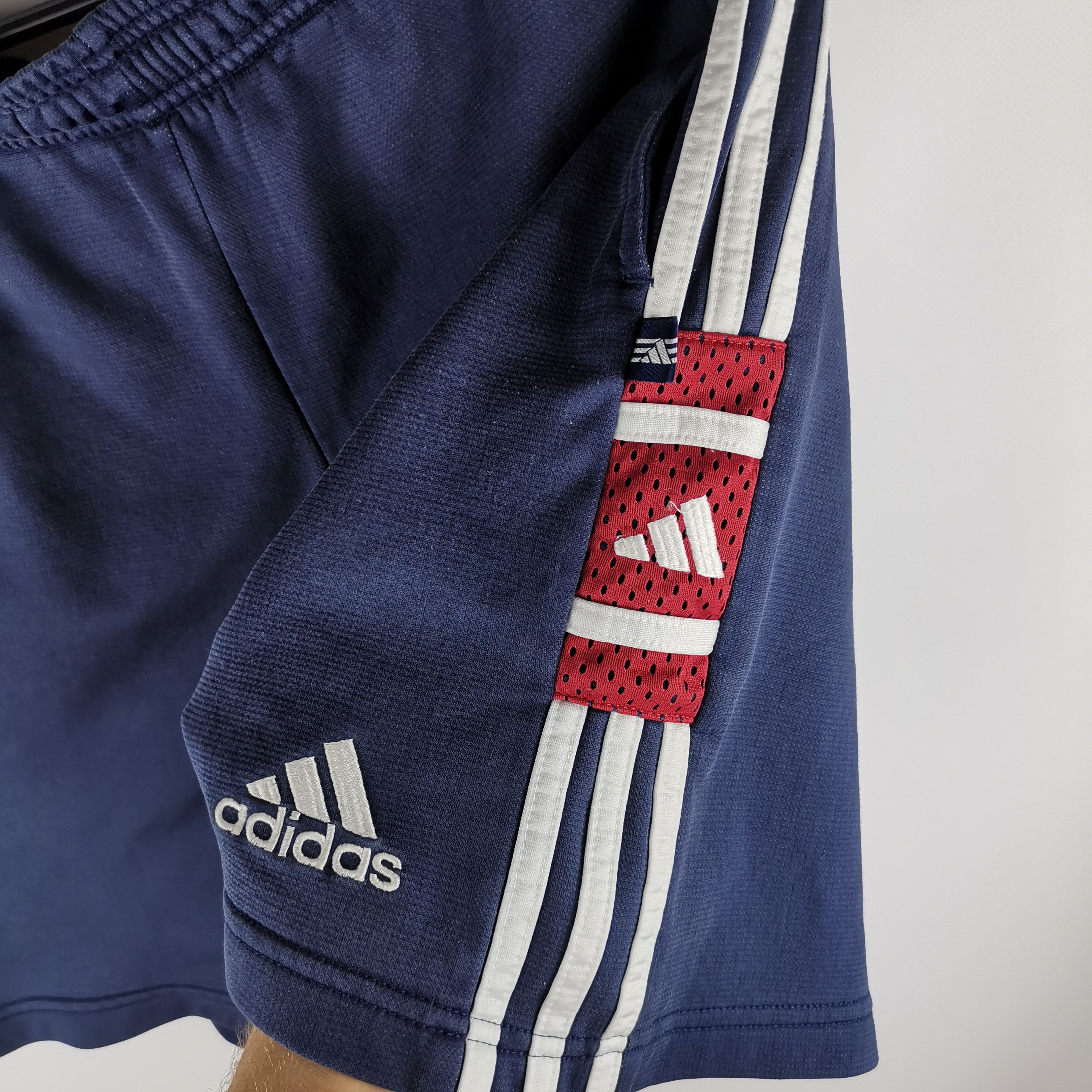 Adidas Adidas Vintage 90s 3 logo striped shorts Size US 32 / EU 48 - 4 Thumbnail