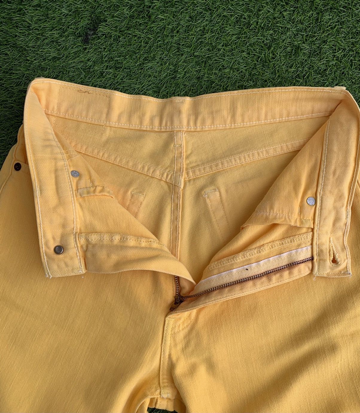 Levi's Vintage Levis White Tag Lemon Yellow Denim Jeans Size US 29 - 10 Thumbnail