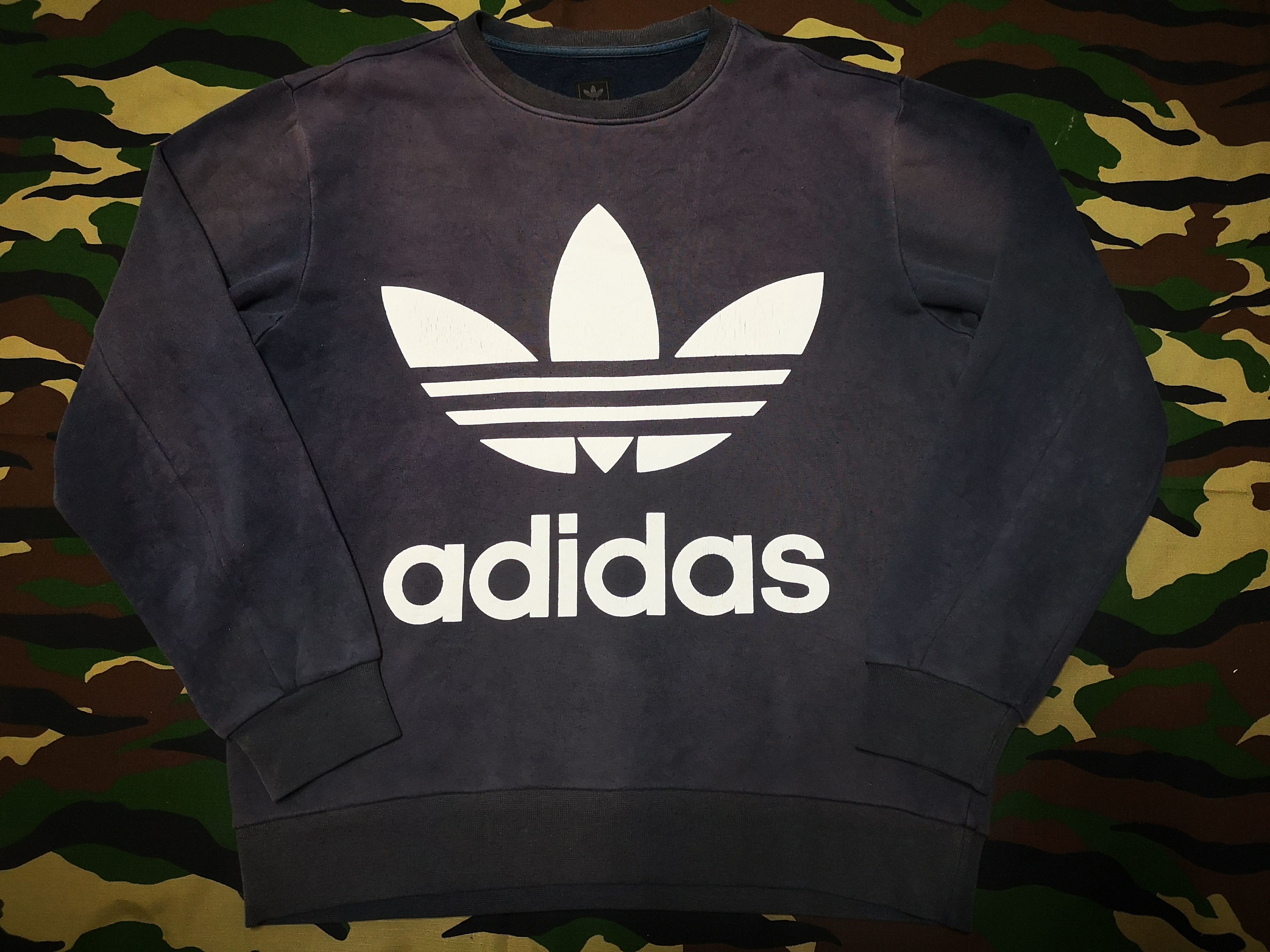 Adidas Vintage Adidas Black Faded Big Logo Size US L / EU 52-54 / 3 - 1 Thumbnail