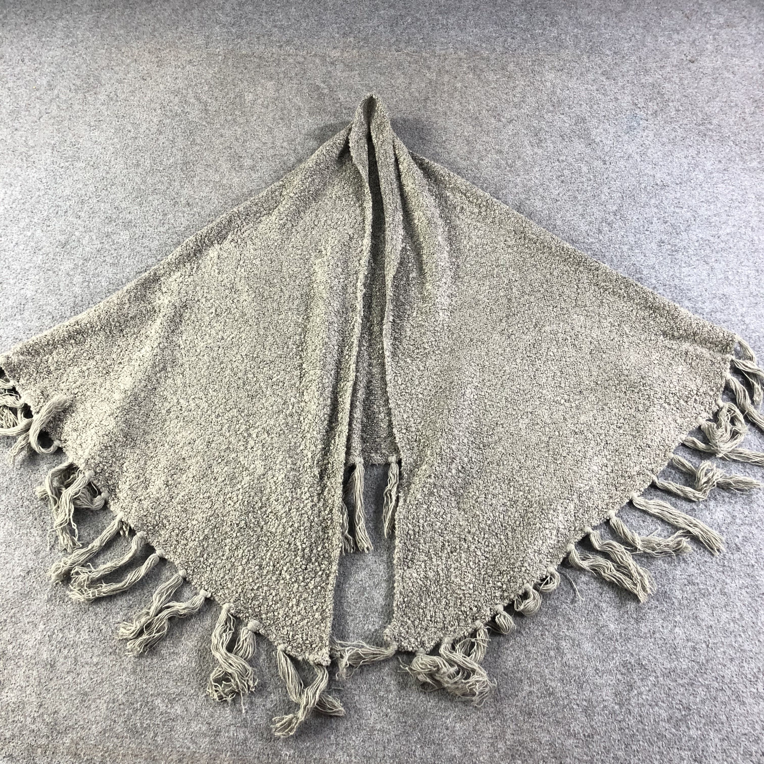 Pierre Balmain Pierre Balmain Poncho Cape Wrap Scarf Muffler V1208 Size ONE SIZE - 2 Thumbnail