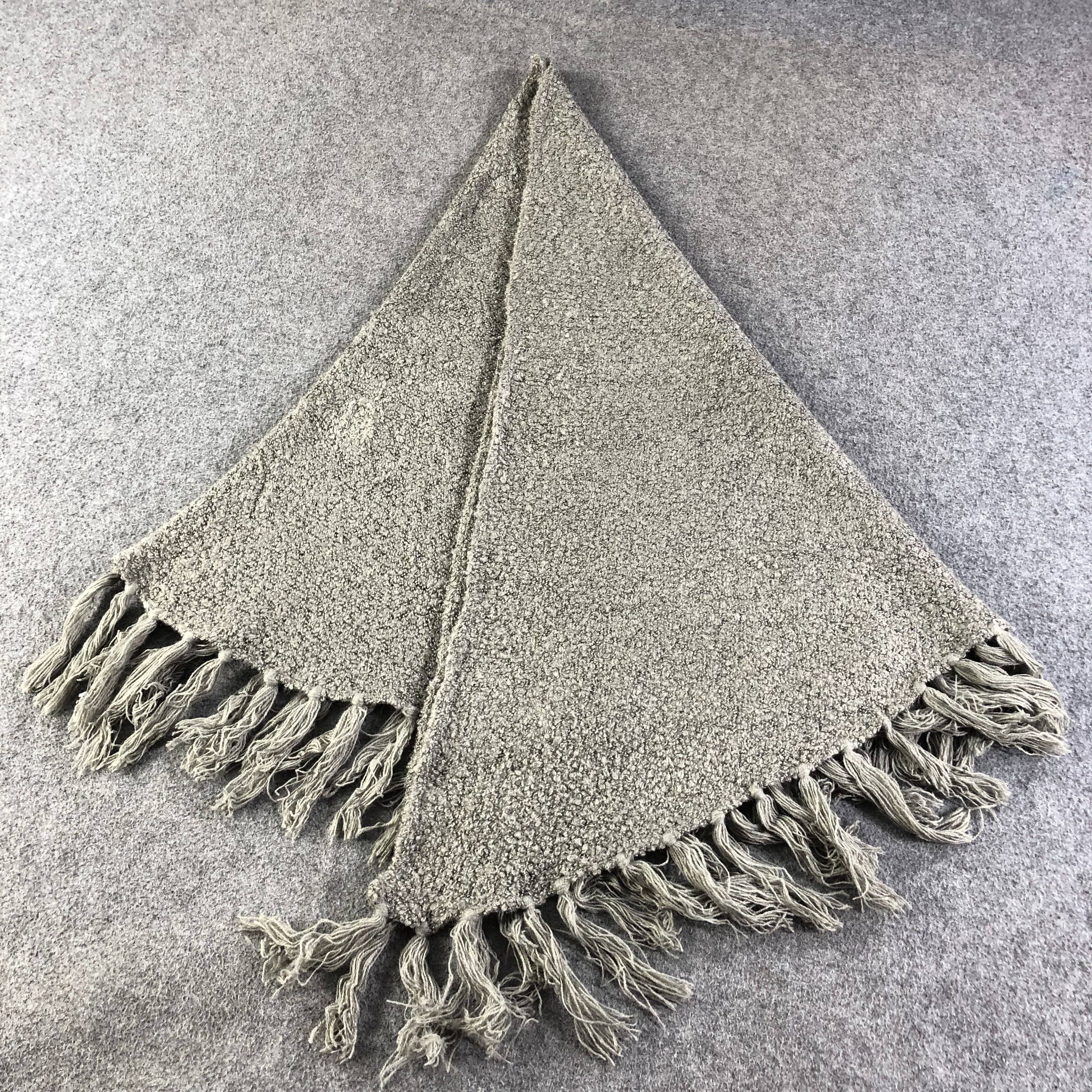 Pierre Balmain Pierre Balmain Poncho Cape Wrap Scarf Muffler V1208 Size ONE SIZE - 3 Thumbnail