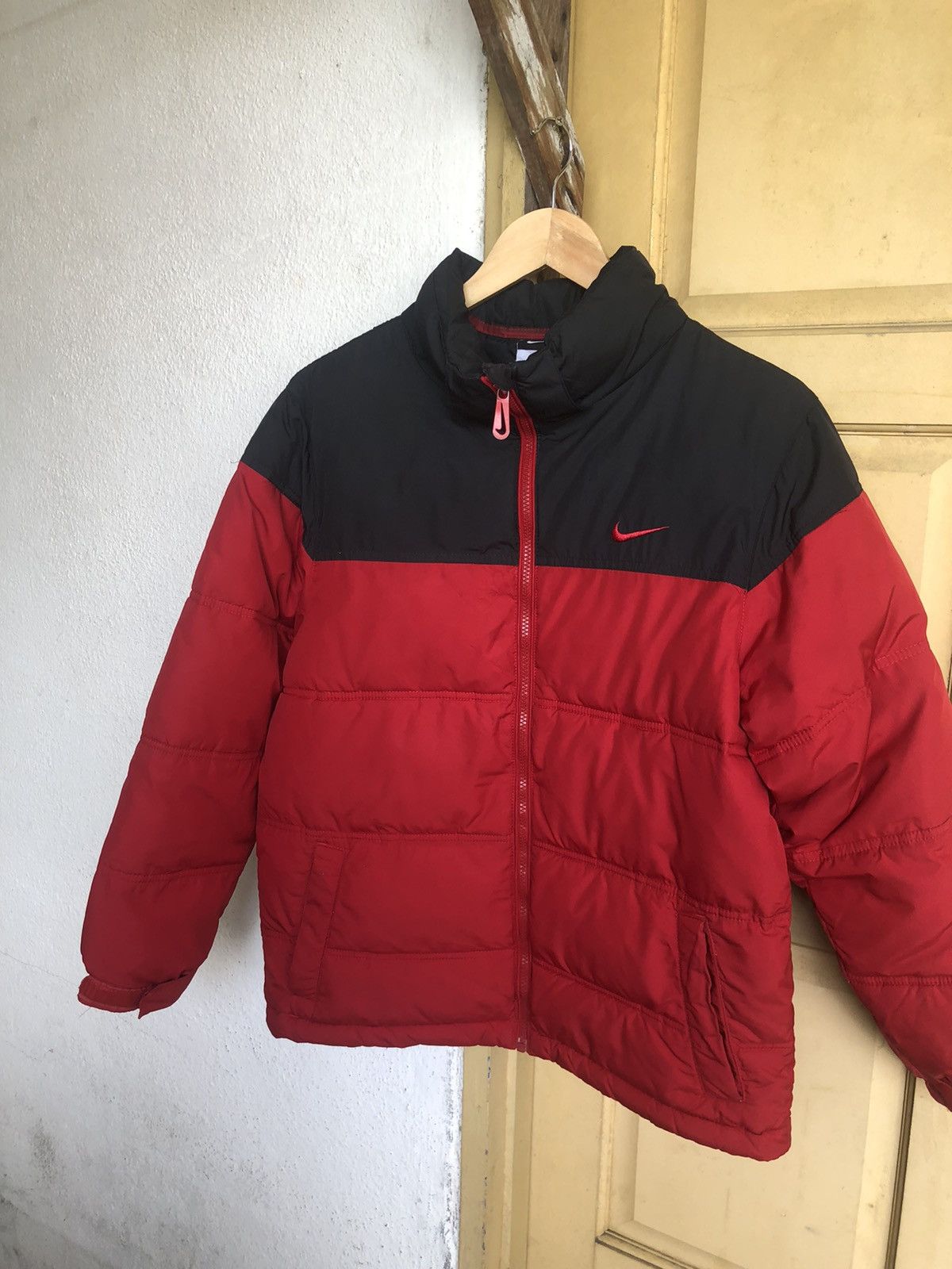 Nike Vintage y2k Nike Small Swoosh Puffer Jackets Size US M / EU 48-50 / 2 - 15 Thumbnail