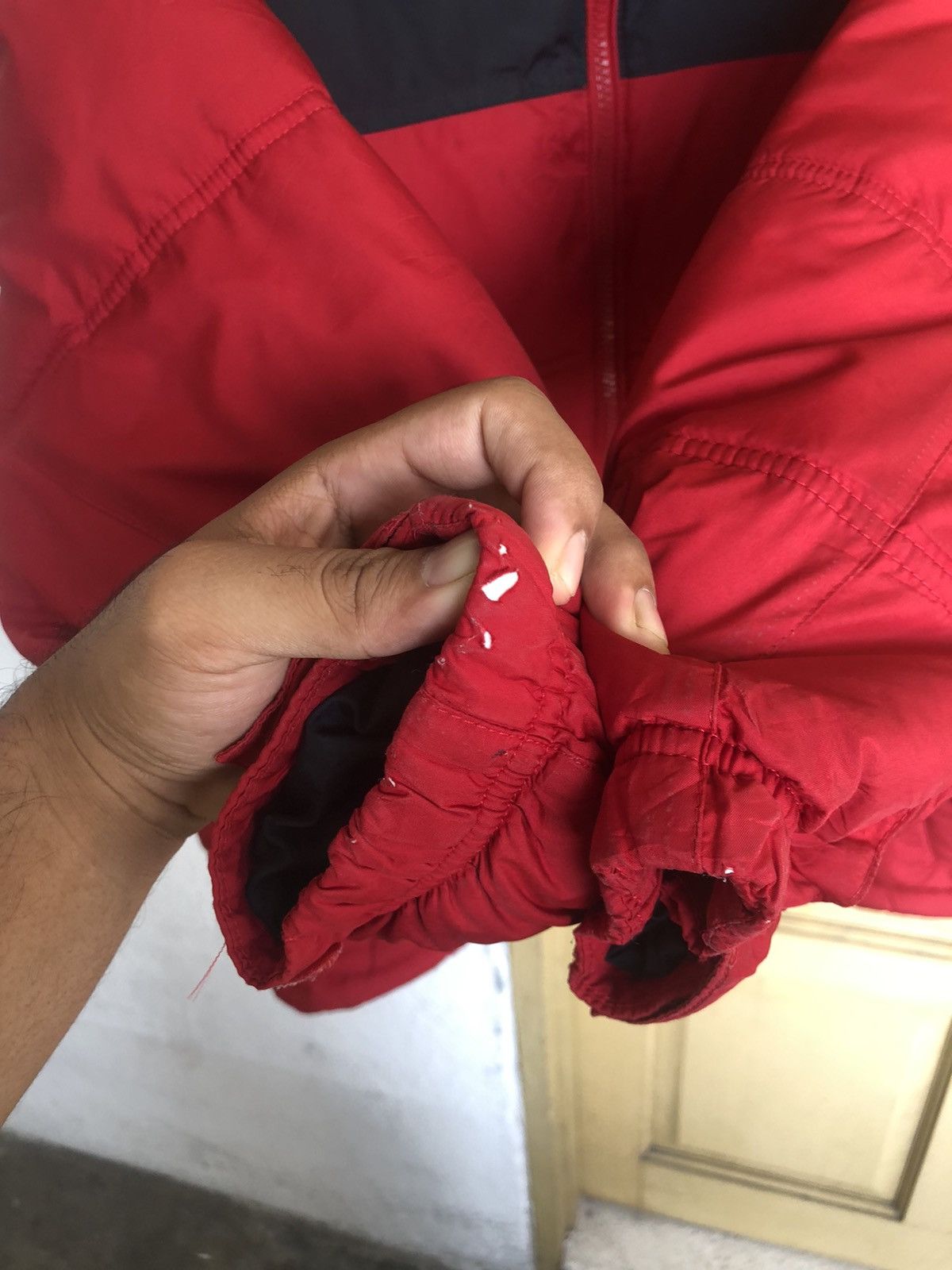 Nike Vintage y2k Nike Small Swoosh Puffer Jackets Size US M / EU 48-50 / 2 - 10 Thumbnail