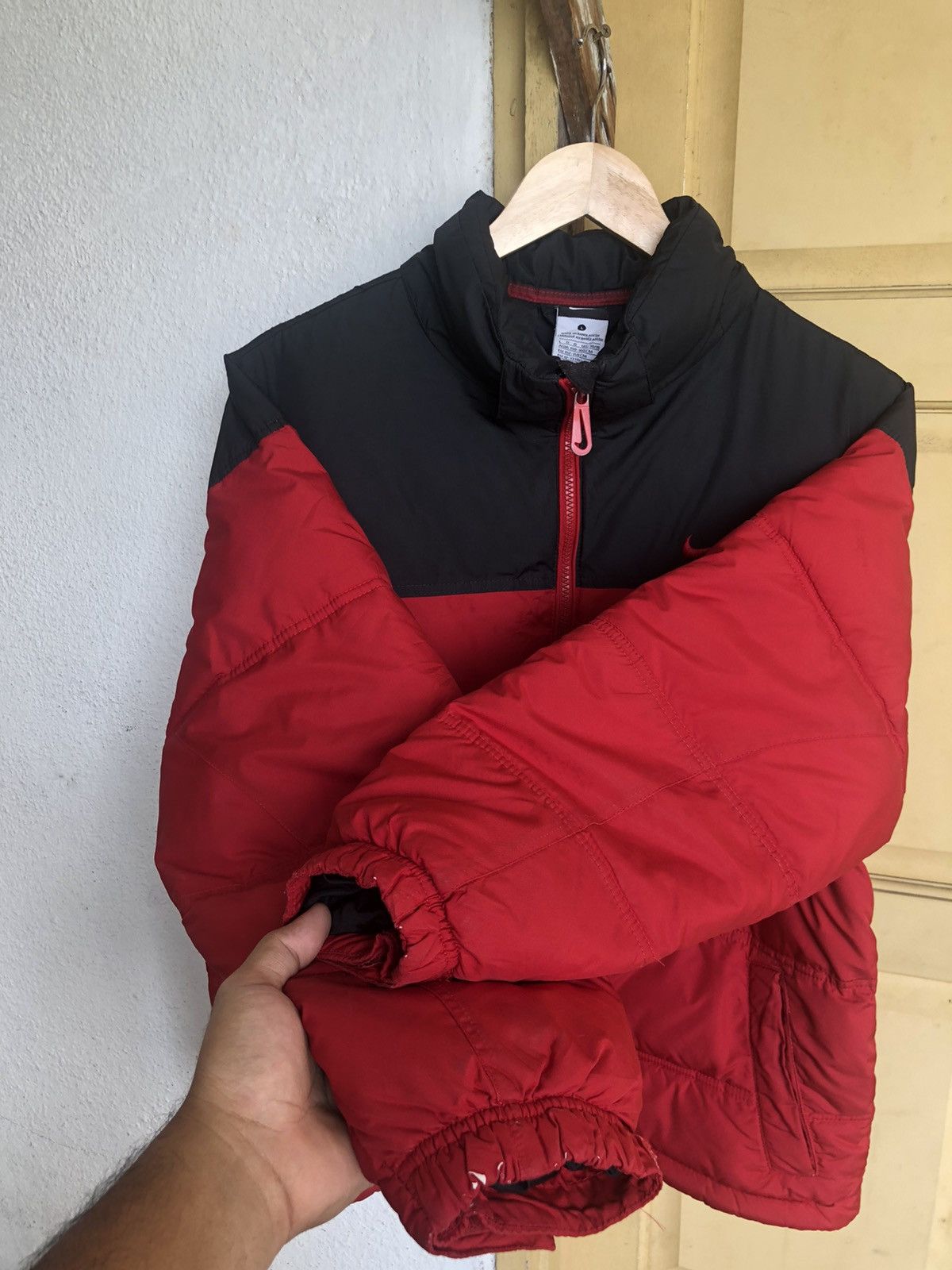 Nike Vintage y2k Nike Small Swoosh Puffer Jackets Size US M / EU 48-50 / 2 - 9 Thumbnail