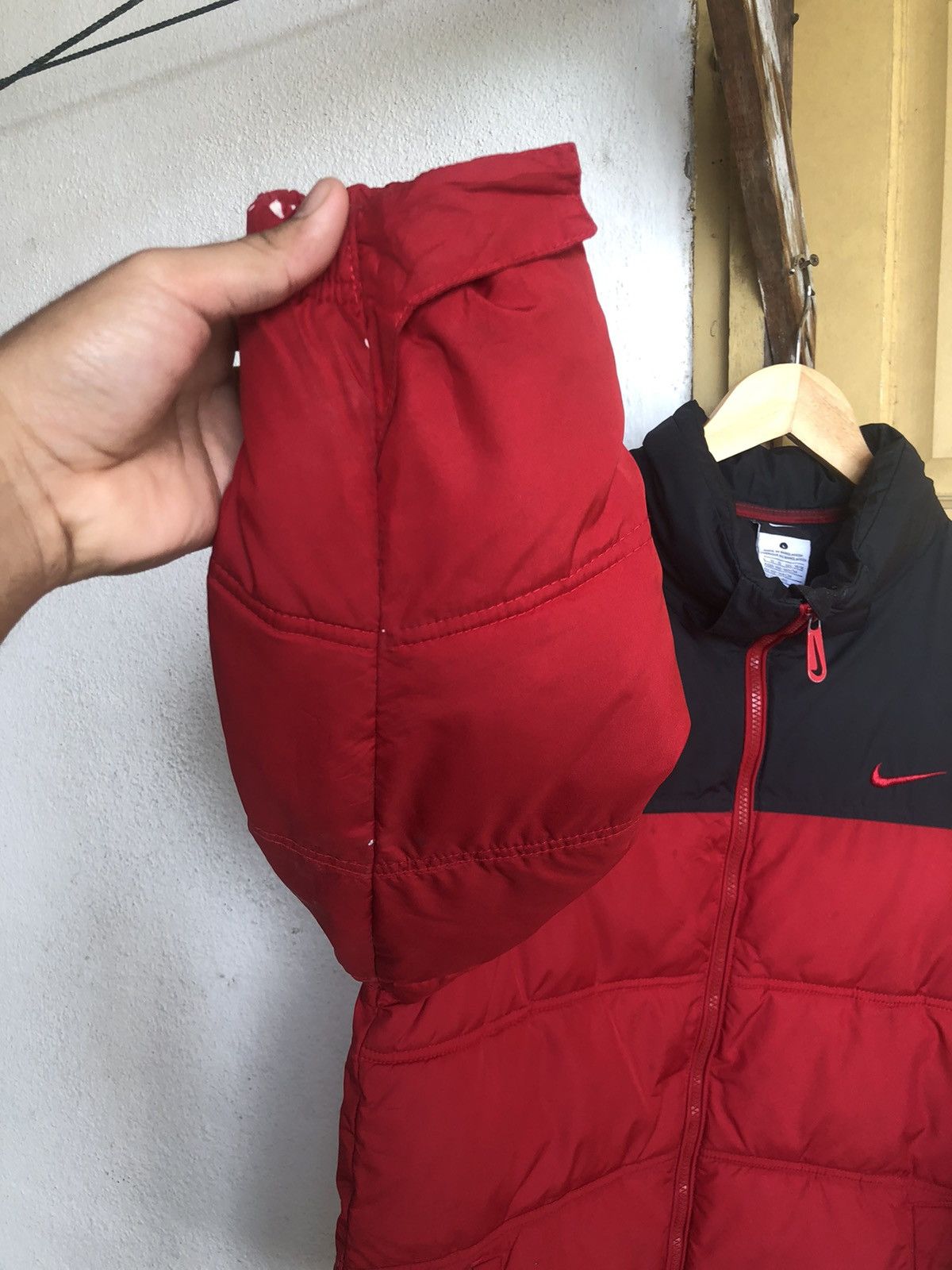 Nike Vintage y2k Nike Small Swoosh Puffer Jackets Size US M / EU 48-50 / 2 - 12 Thumbnail