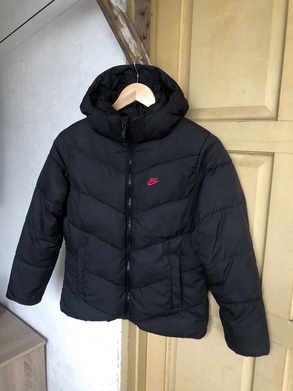 Nike Fast Shipping❗️Vintage y2k Nike Womens Puffer Jackets Size M / US 6-8 / IT 42-44 - 4 Thumbnail