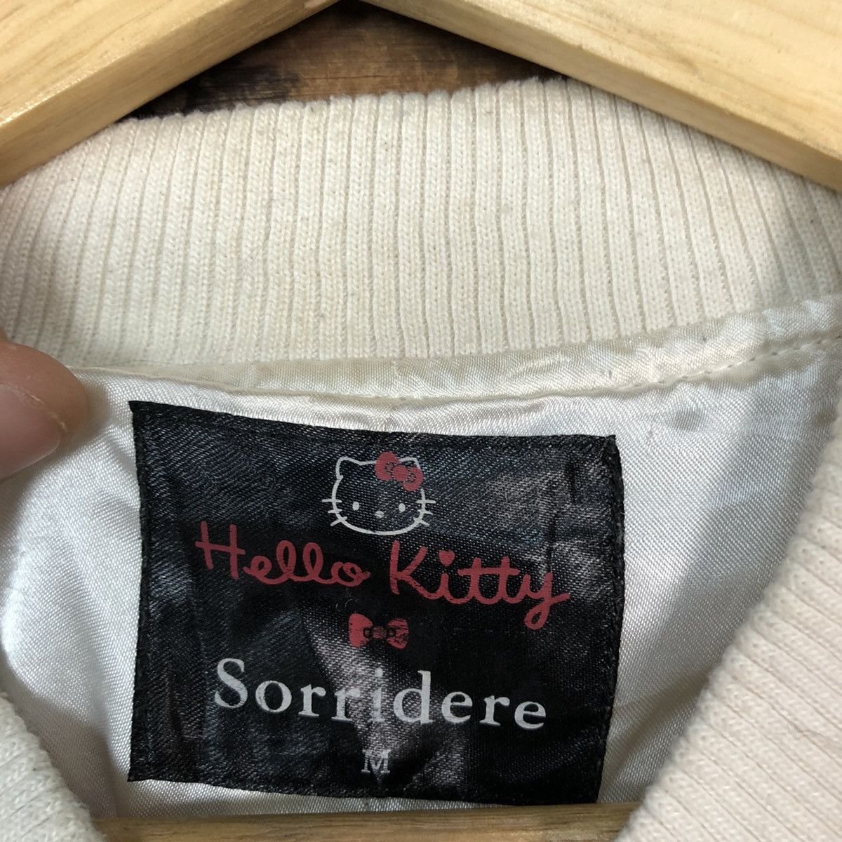Japanese Brand Hello Kitty X Sorridere cardigan White Sweater #5395 Size M / US 6-8 / IT 42-44 - 11 Thumbnail