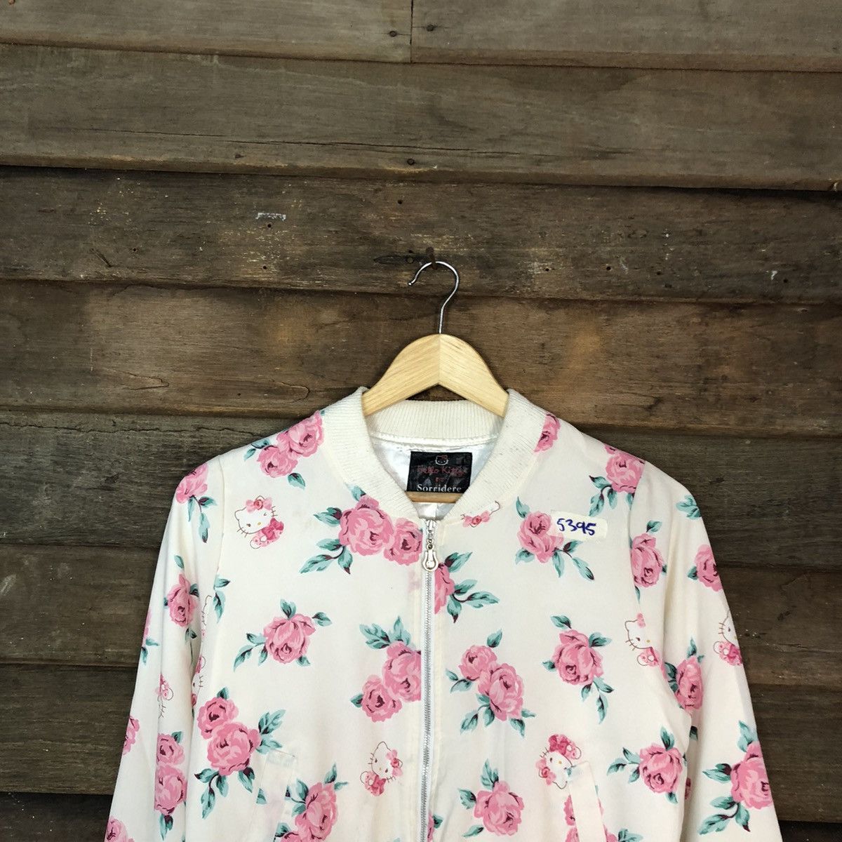 Japanese Brand Hello Kitty X Sorridere cardigan White Sweater #5395 Size M / US 6-8 / IT 42-44 - 2 Thumbnail