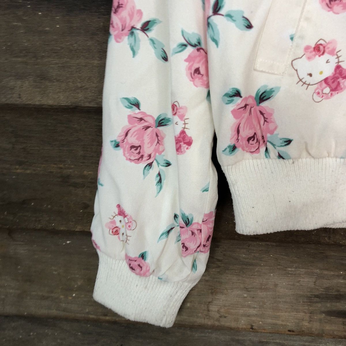 Japanese Brand Hello Kitty X Sorridere cardigan White Sweater #5395 Size M / US 6-8 / IT 42-44 - 6 Thumbnail