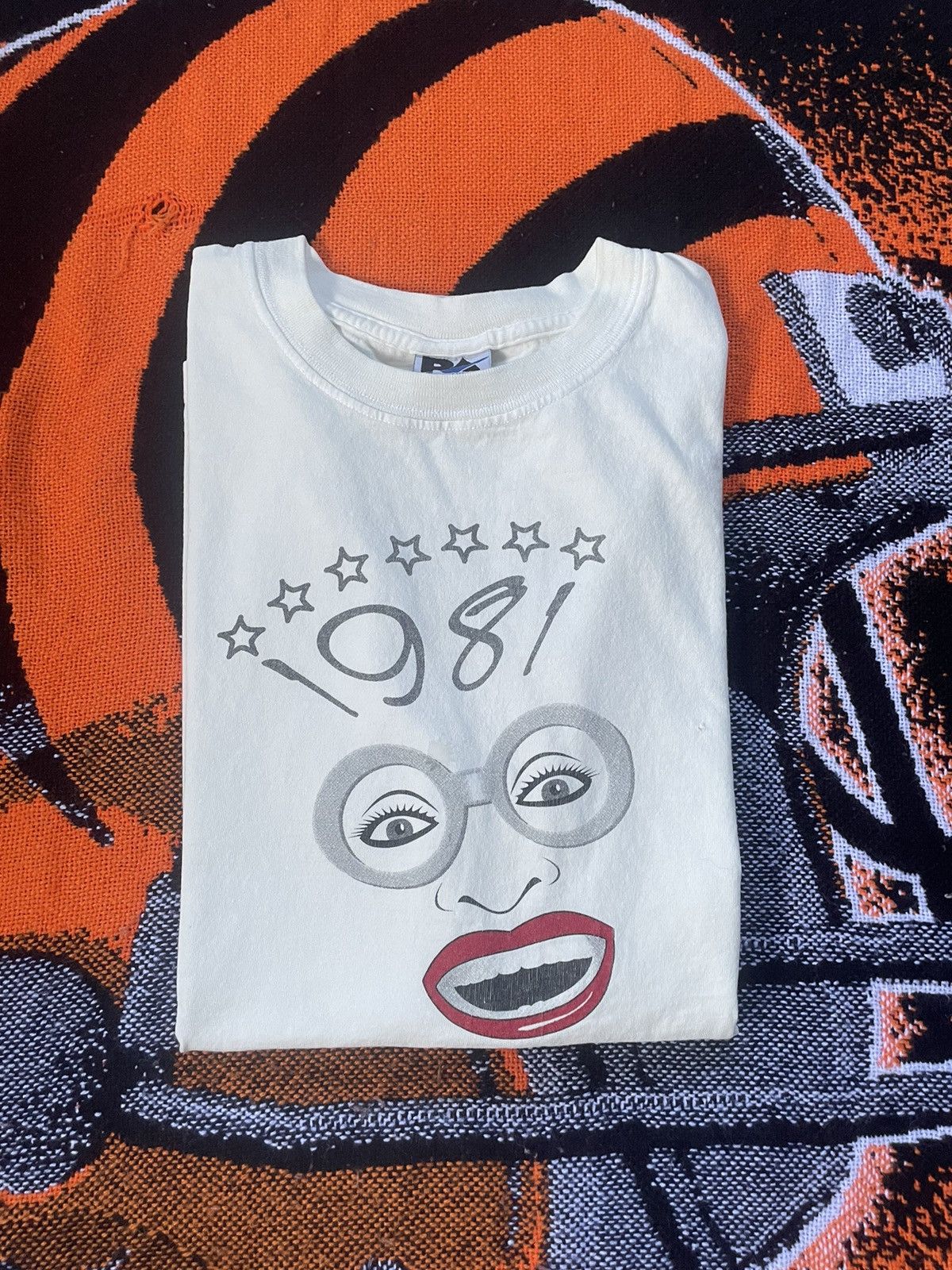 Vintage Vintage Miss Richfield 1981 White T-Shirt Size US XL / EU 56 / 4 - 1 Thumbnail