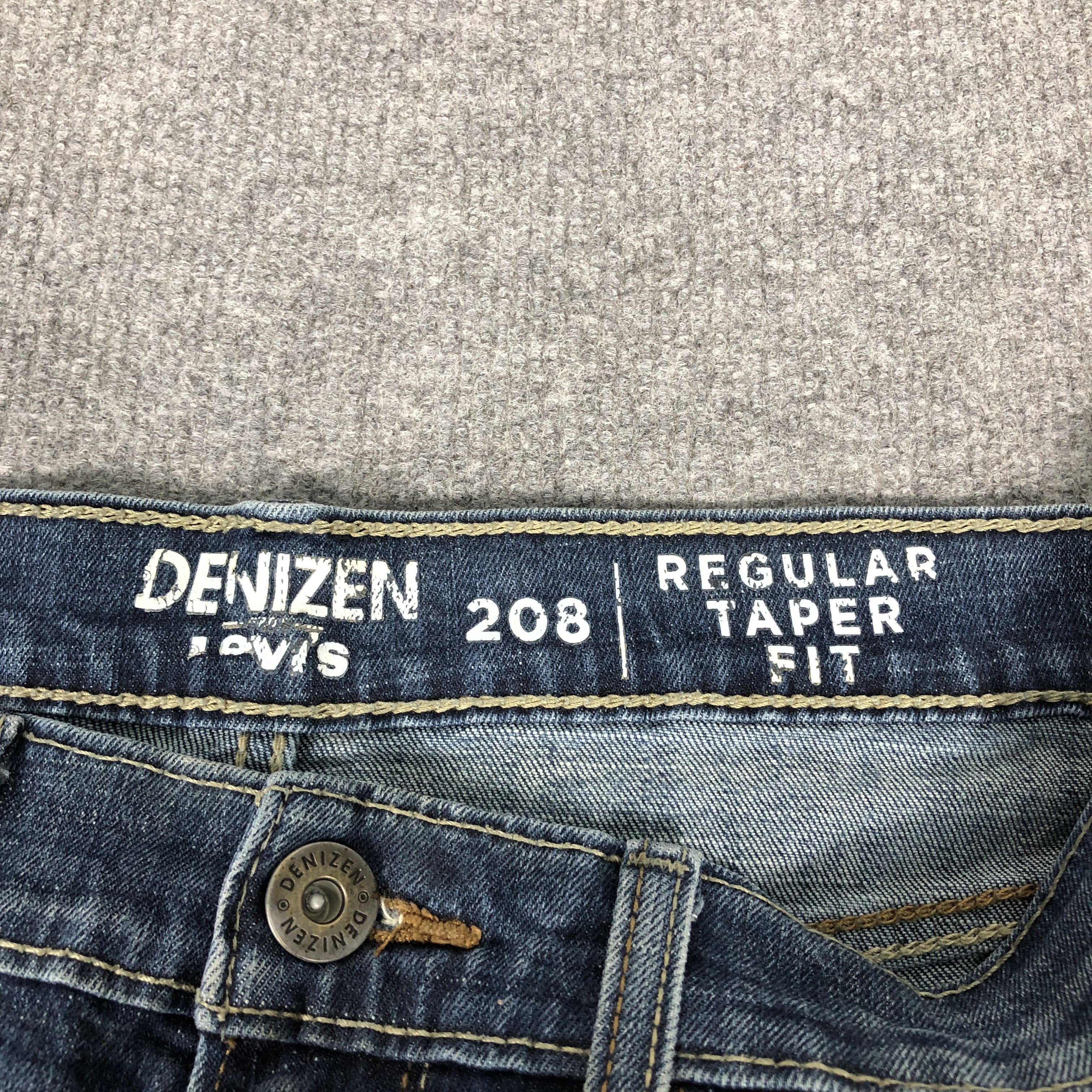 Levi's Denizen 208 by Levi's Taper Fit Dirty Blue Denim Jean Size US 33 - 19 Thumbnail