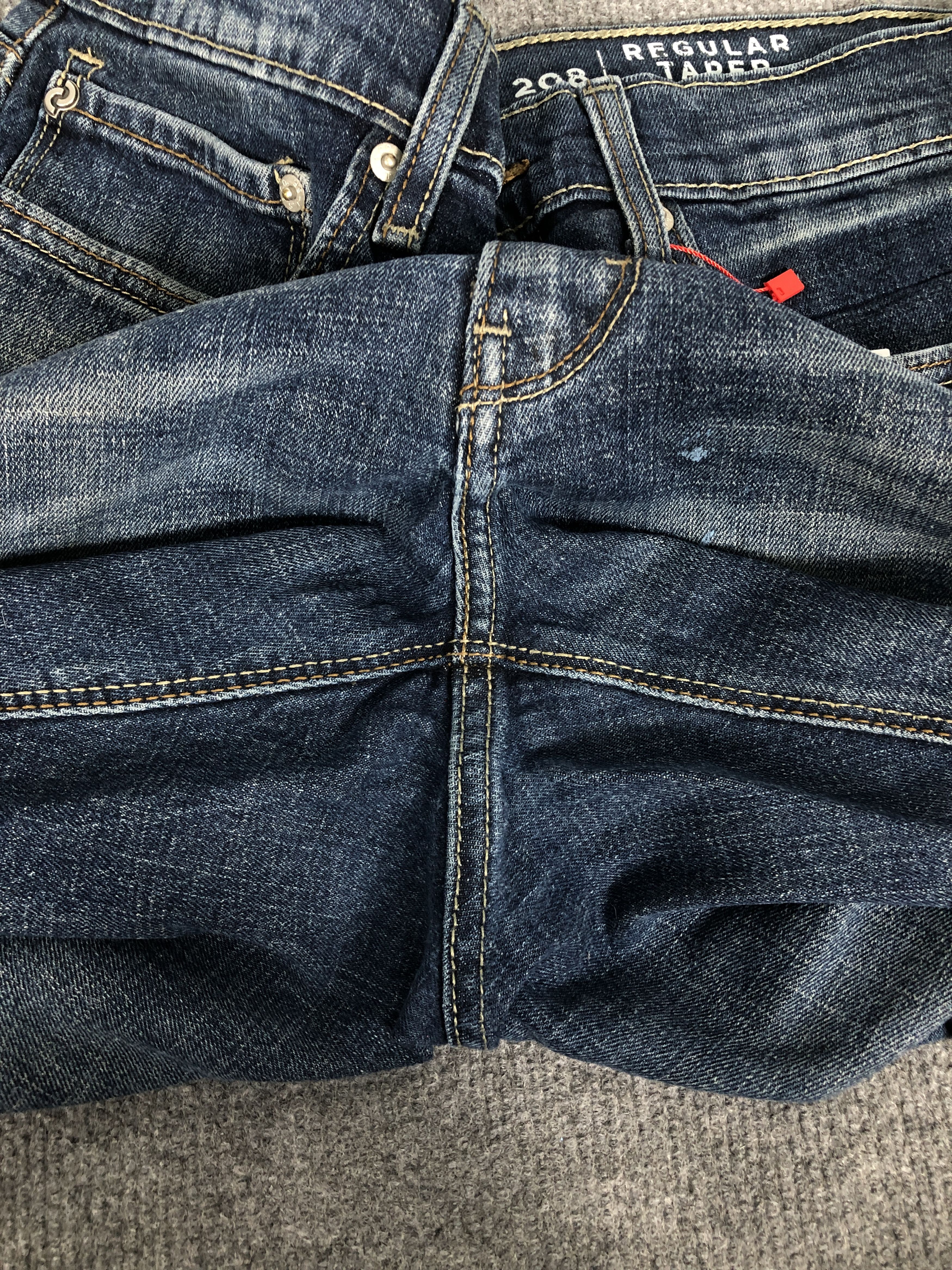 Levi's Denizen 208 by Levi's Taper Fit Dirty Blue Denim Jean Size US 33 - 15 Thumbnail