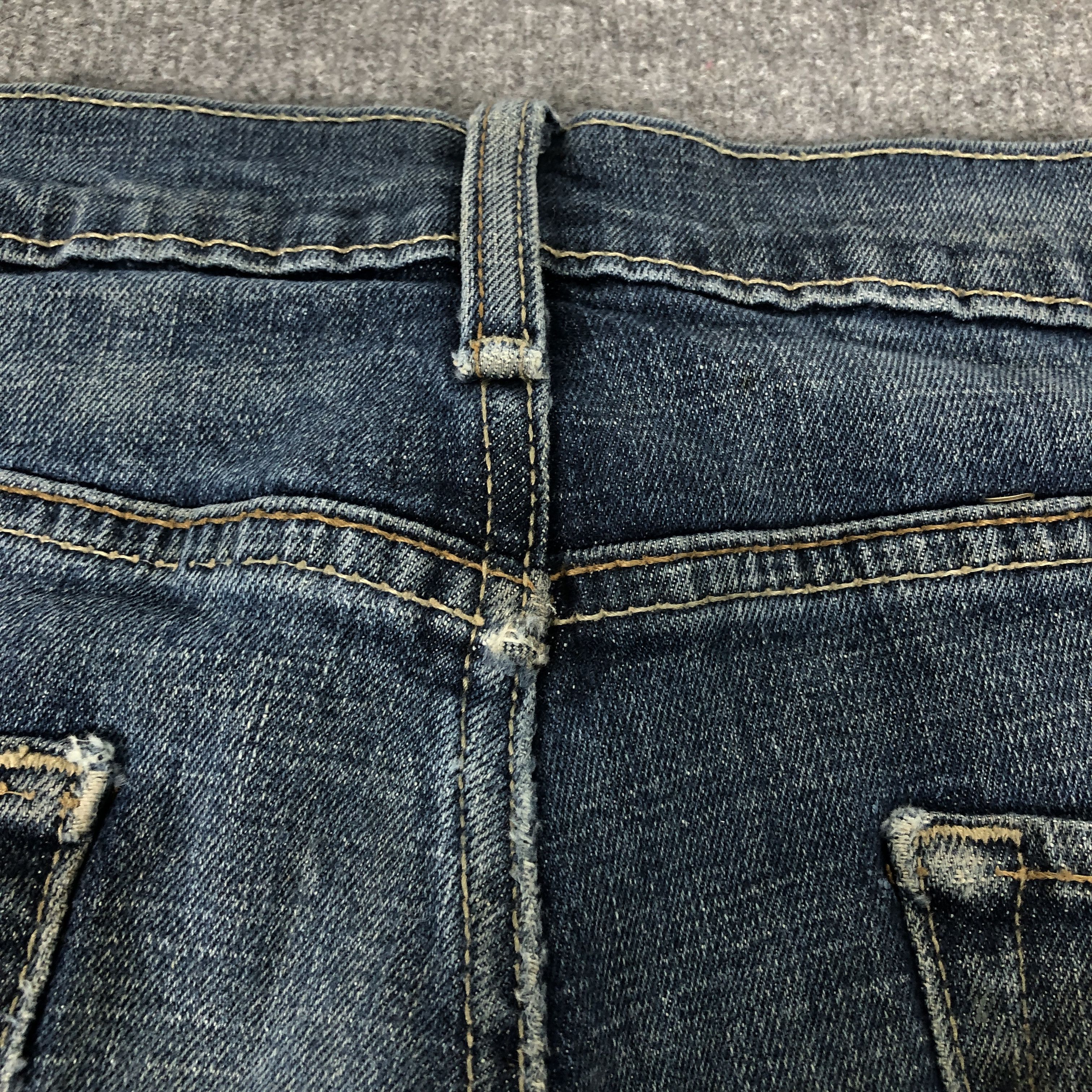 Levi's Denizen 208 by Levi's Taper Fit Dirty Blue Denim Jean Size US 33 - 16 Thumbnail