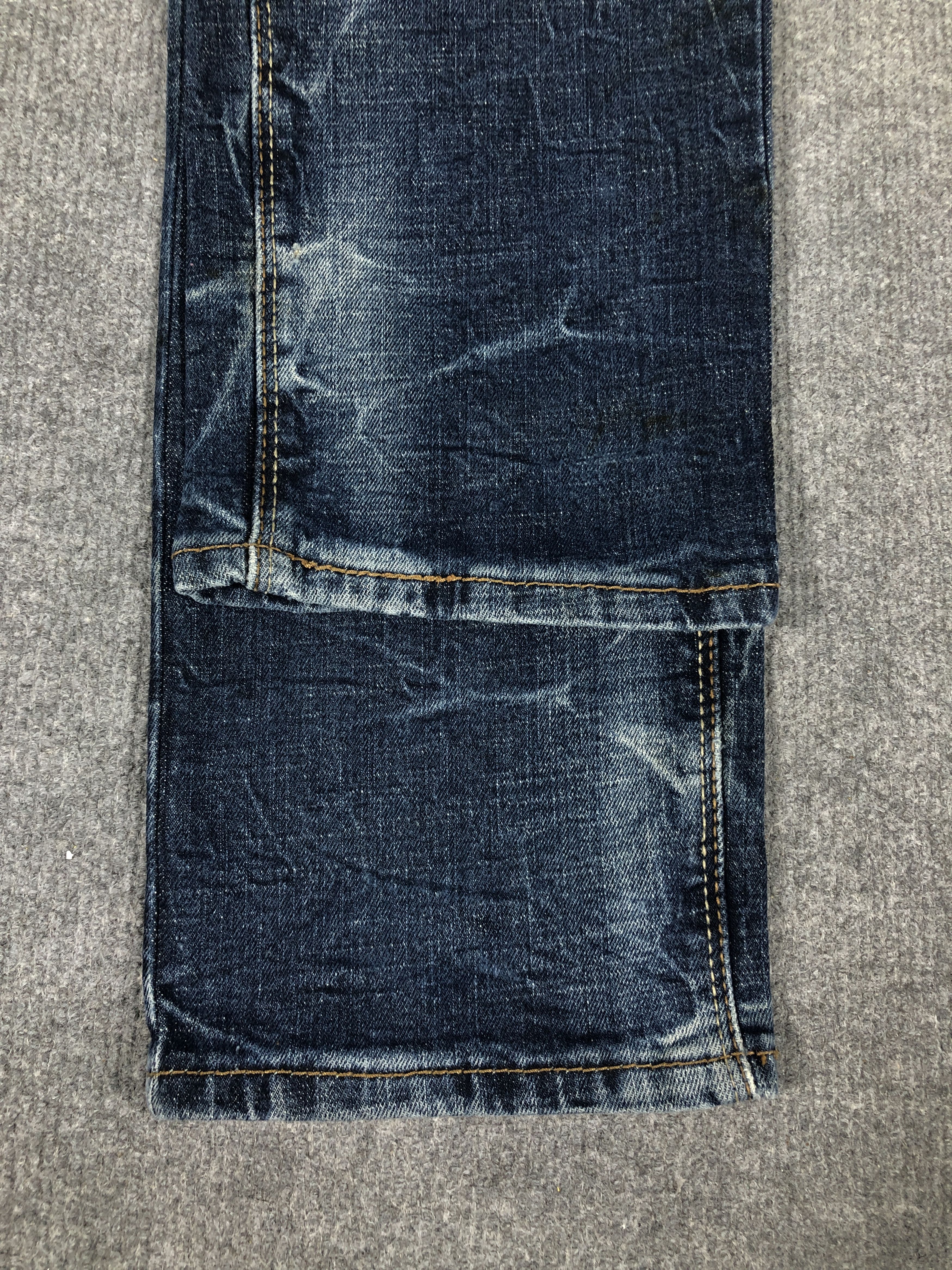 Levi's Denizen 208 by Levi's Taper Fit Dirty Blue Denim Jean Size US 33 - 12 Thumbnail