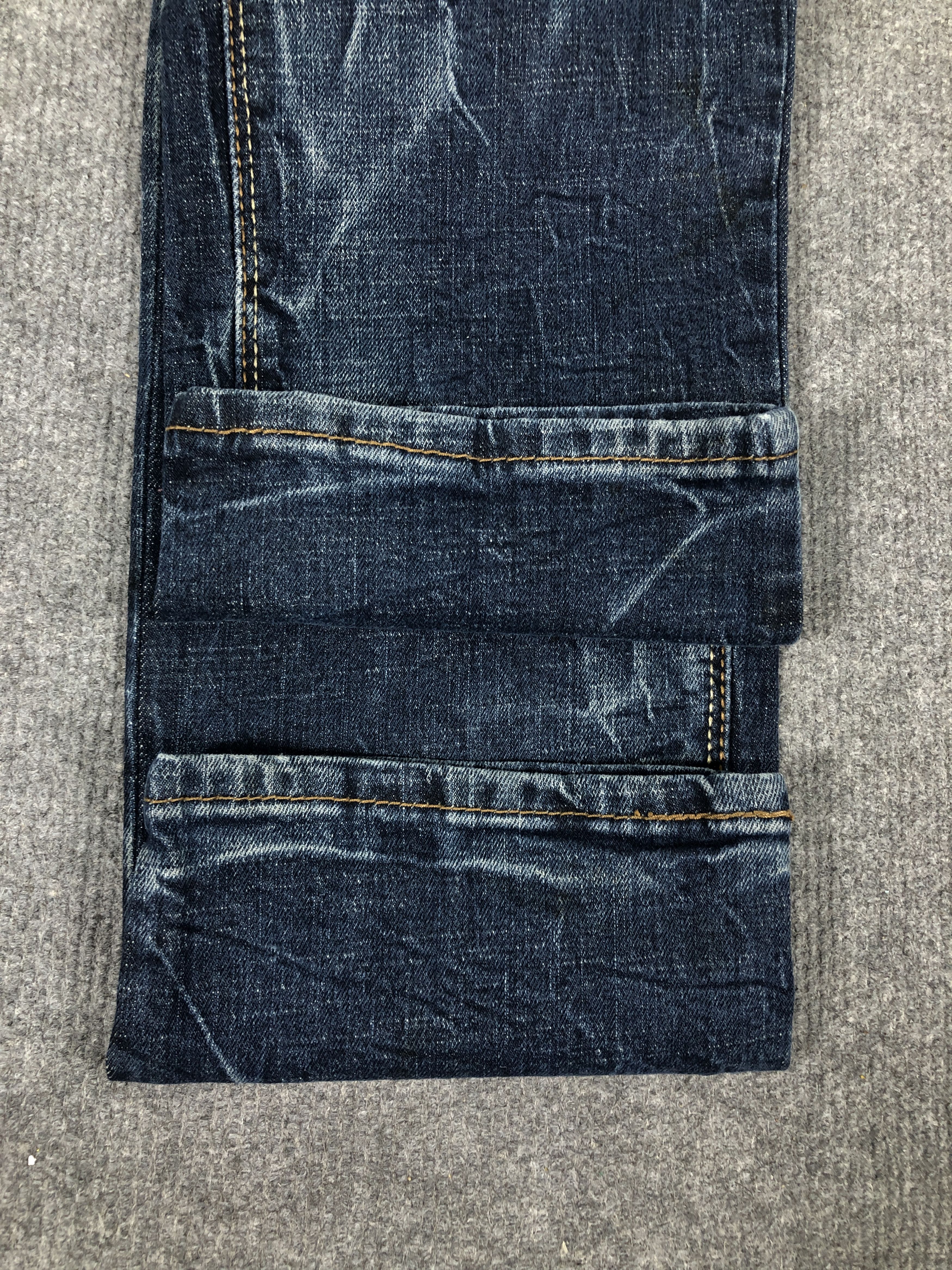 Levi's Denizen 208 by Levi's Taper Fit Dirty Blue Denim Jean Size US 33 - 13 Thumbnail