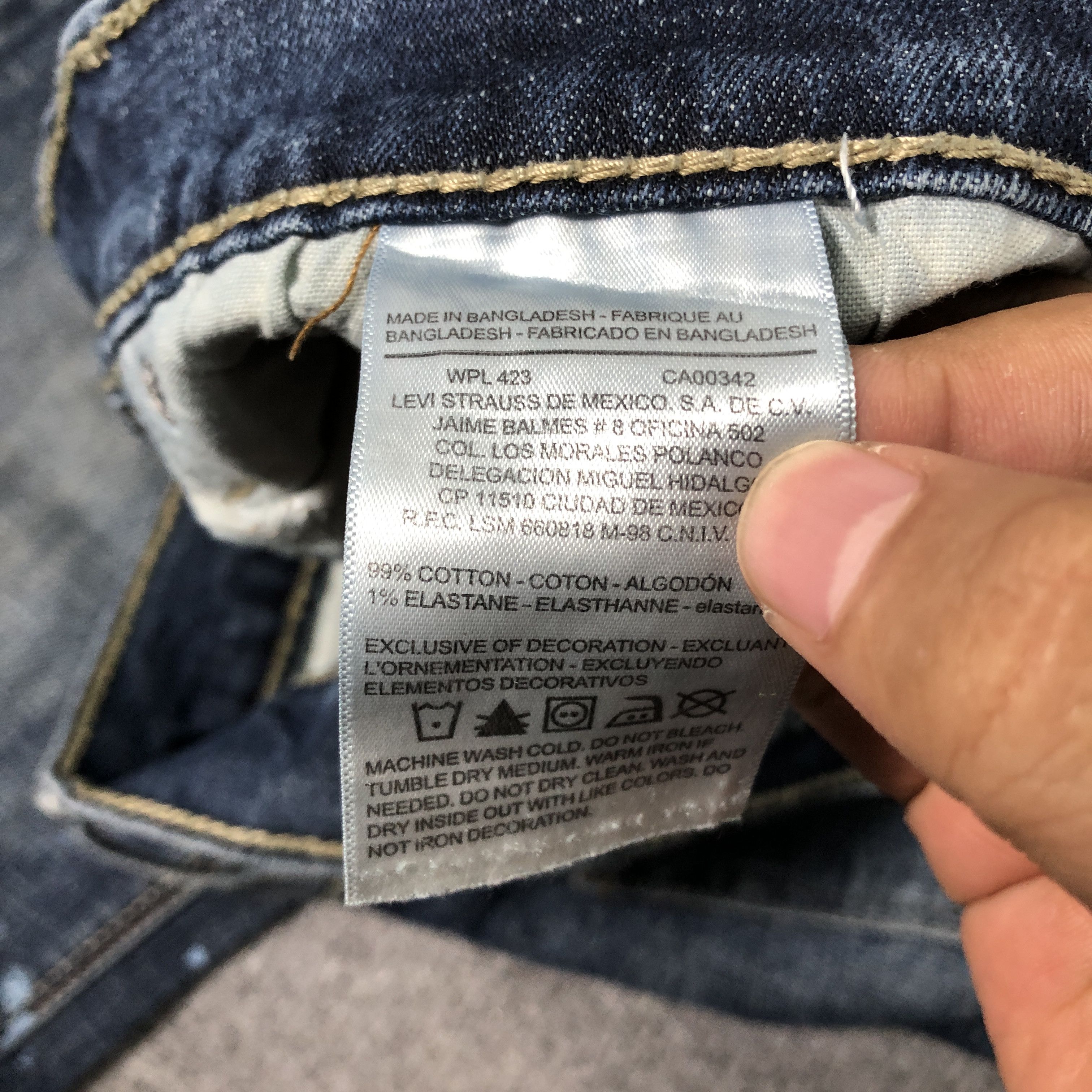 Levi's Denizen 208 by Levi's Taper Fit Dirty Blue Denim Jean Size US 33 - 20 Thumbnail