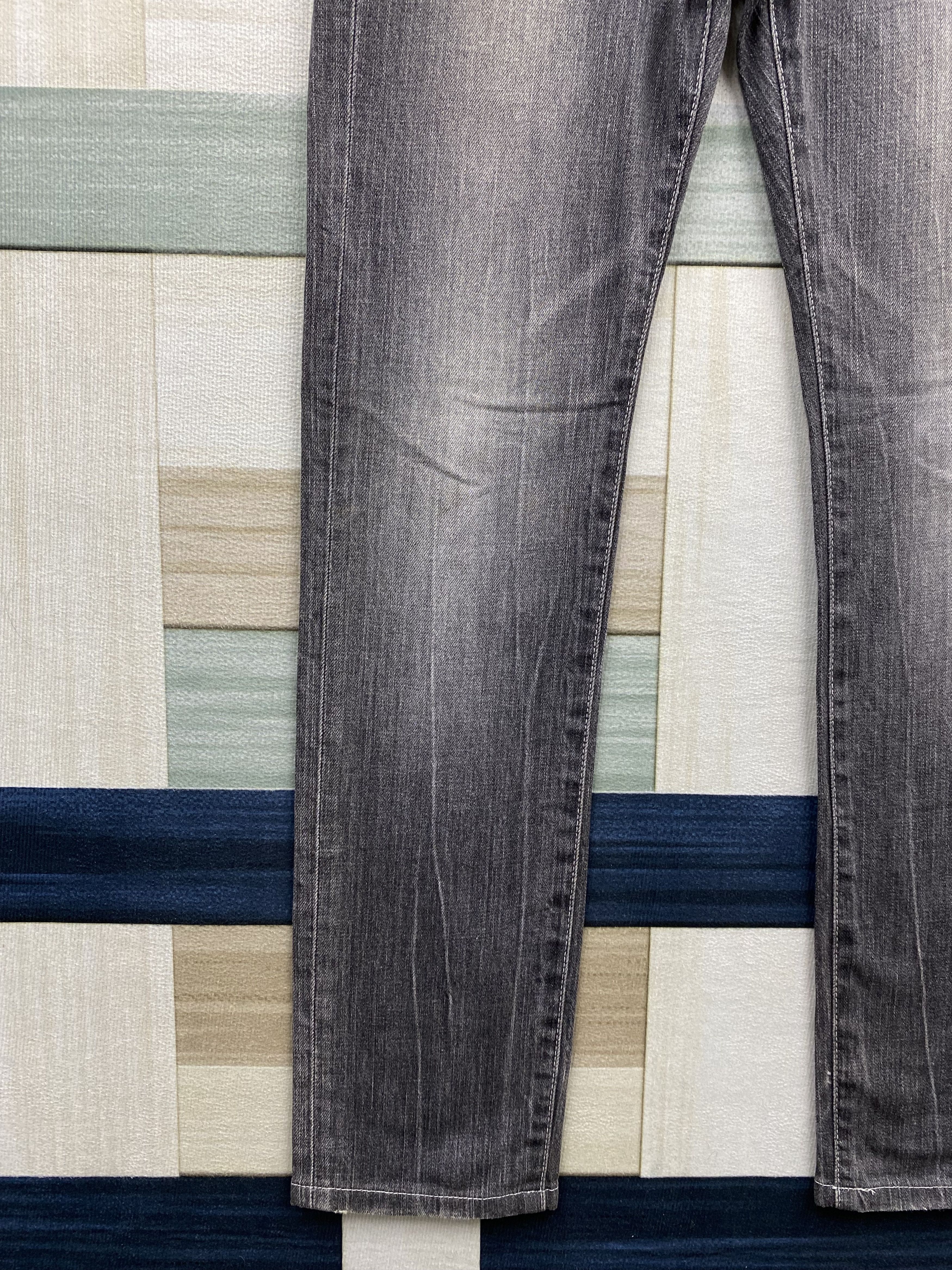 Japanese Brand × Uniqlo × Vintage Vintage Y2K Uniqlo Skinny Fit Faded Black Denim Jean Size US 29 - 5 Thumbnail