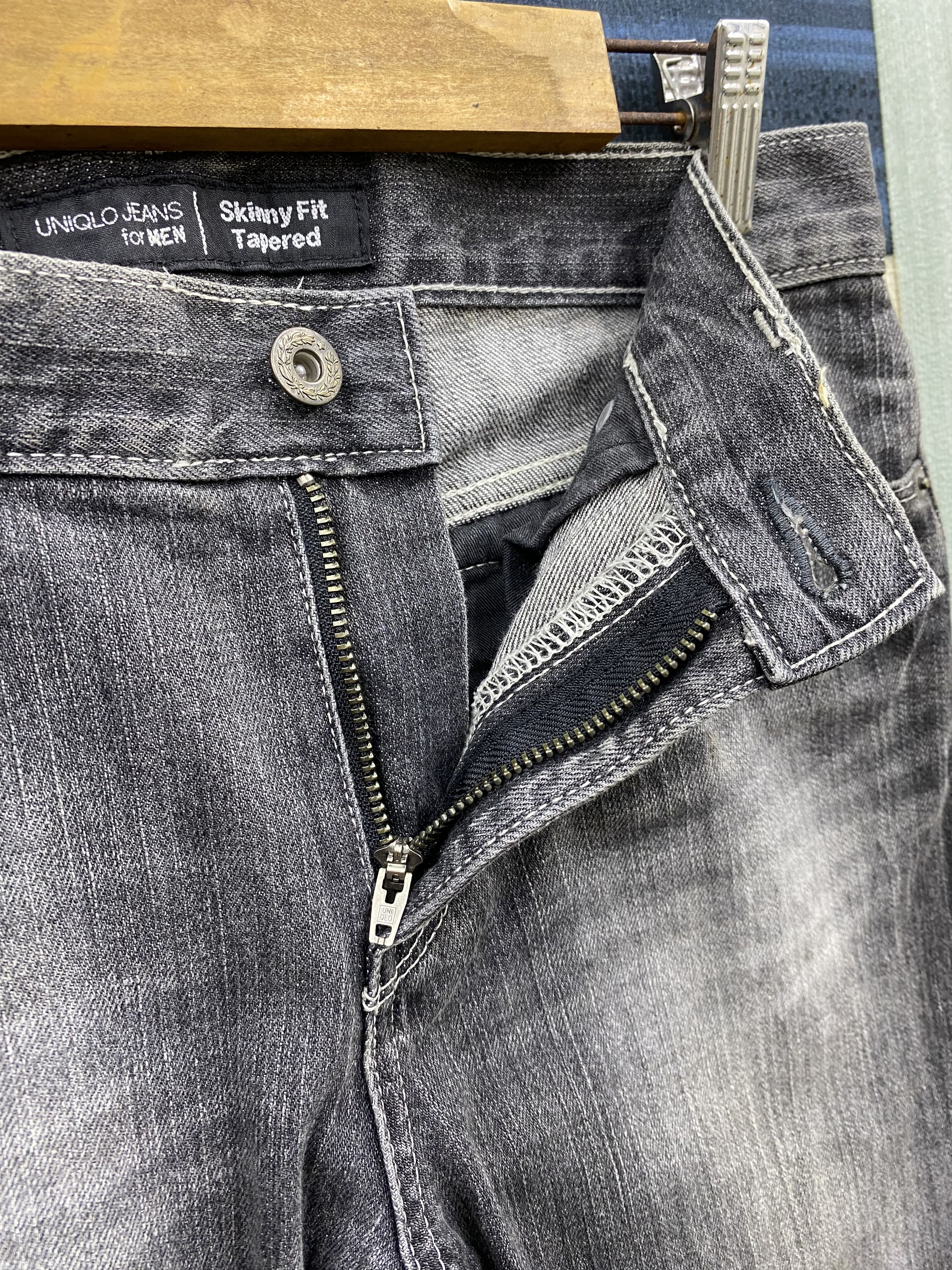 Japanese Brand × Uniqlo × Vintage Vintage Y2K Uniqlo Skinny Fit Faded Black Denim Jean Size US 29 - 9 Thumbnail