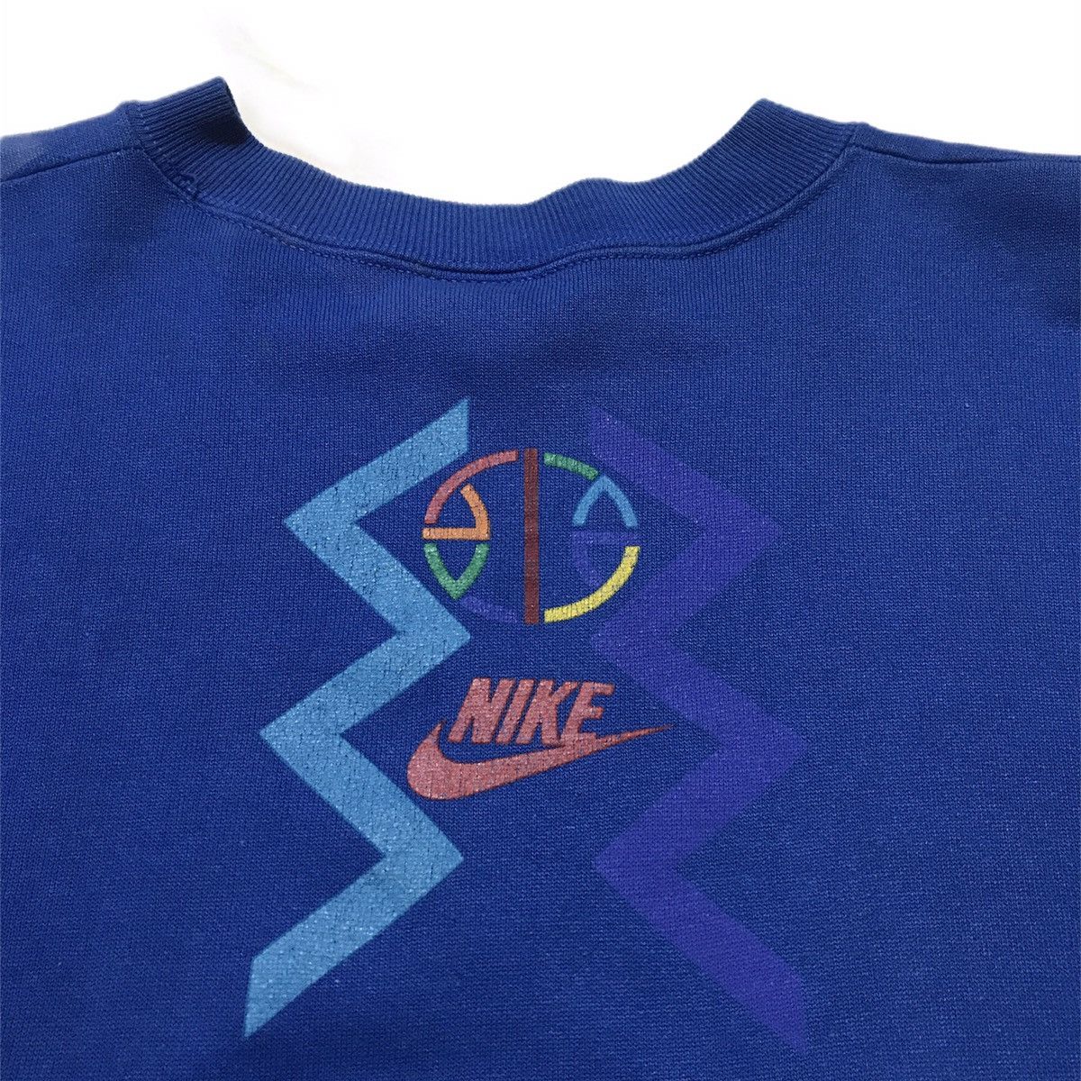 Vintage Nike Urban Jungle Gym Peace Logo Sweatshirt grey tag