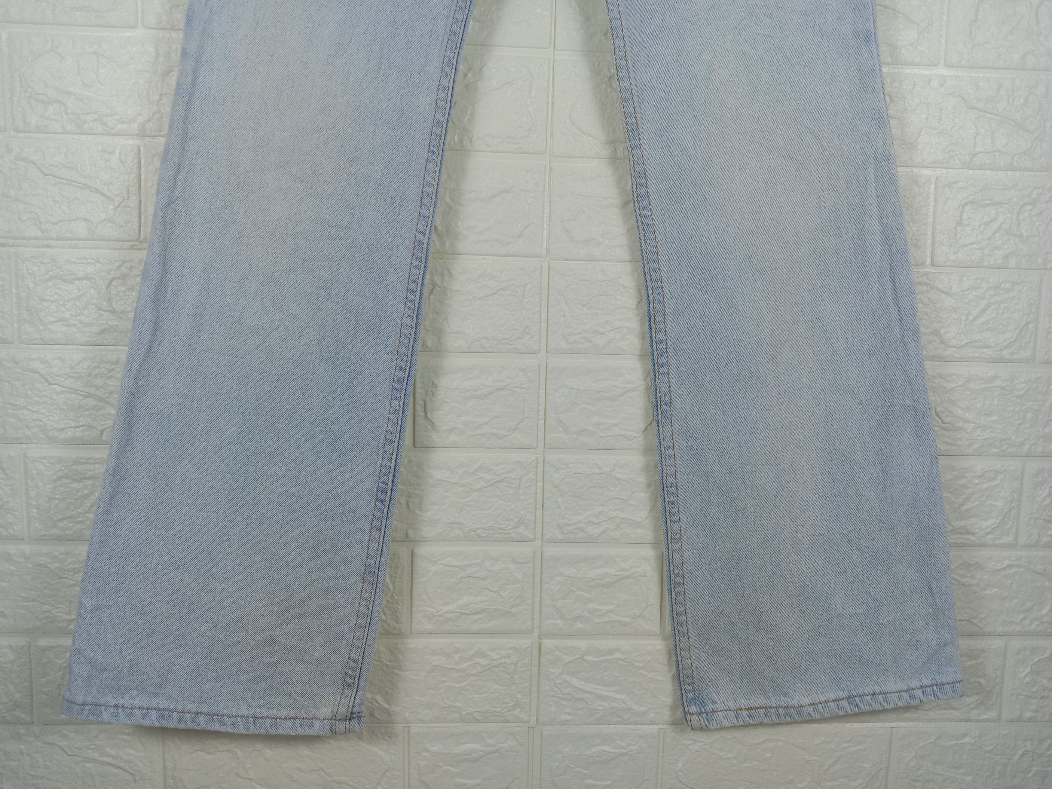 Levi's Vintage Levi's 518 Flare Jeans Light Wash Denim Size 28" / US 6 / IT 42 - 4 Thumbnail