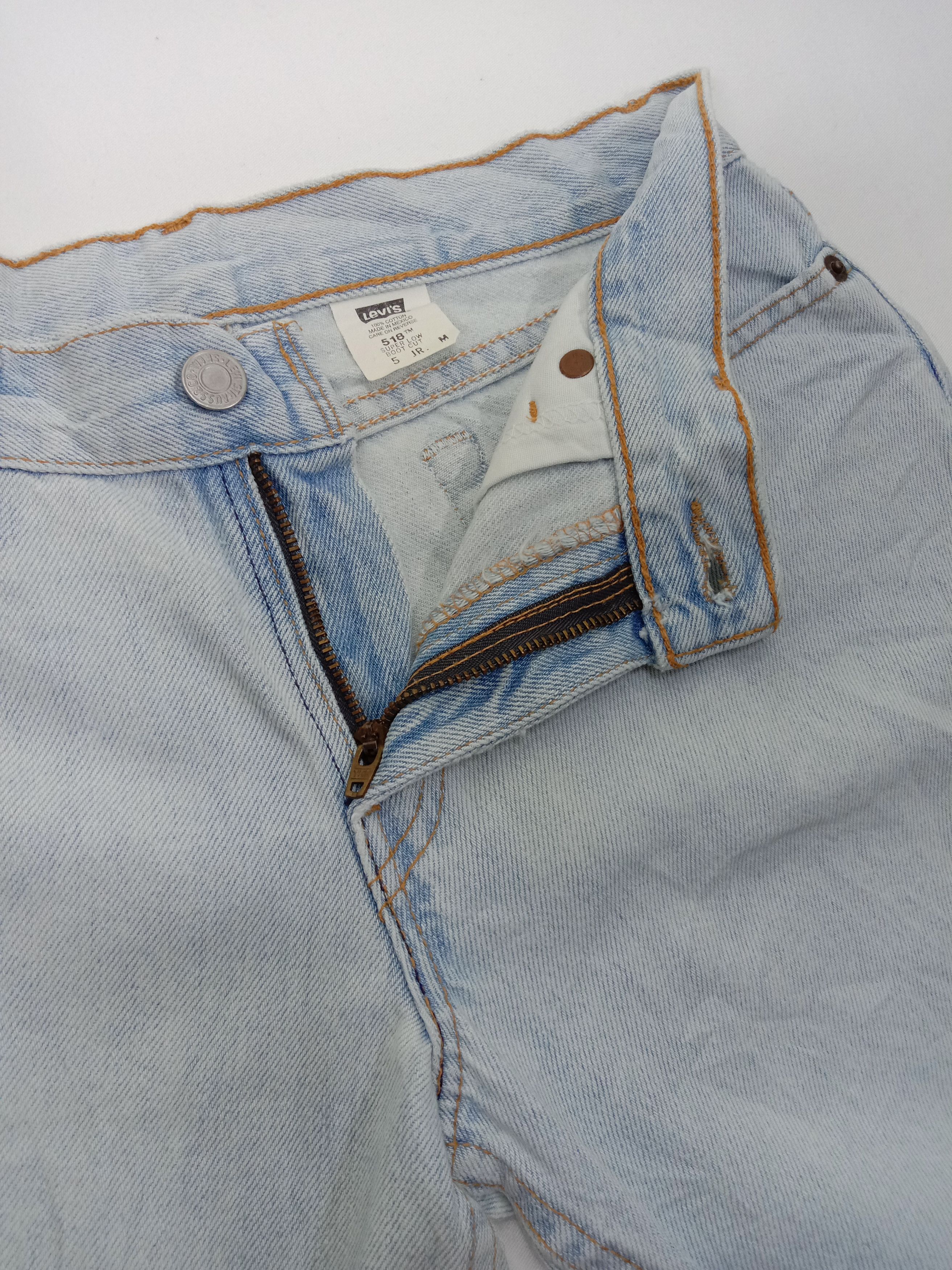 Levi's Vintage Levi's 518 Flare Jeans Light Wash Denim Size 28" / US 6 / IT 42 - 9 Thumbnail