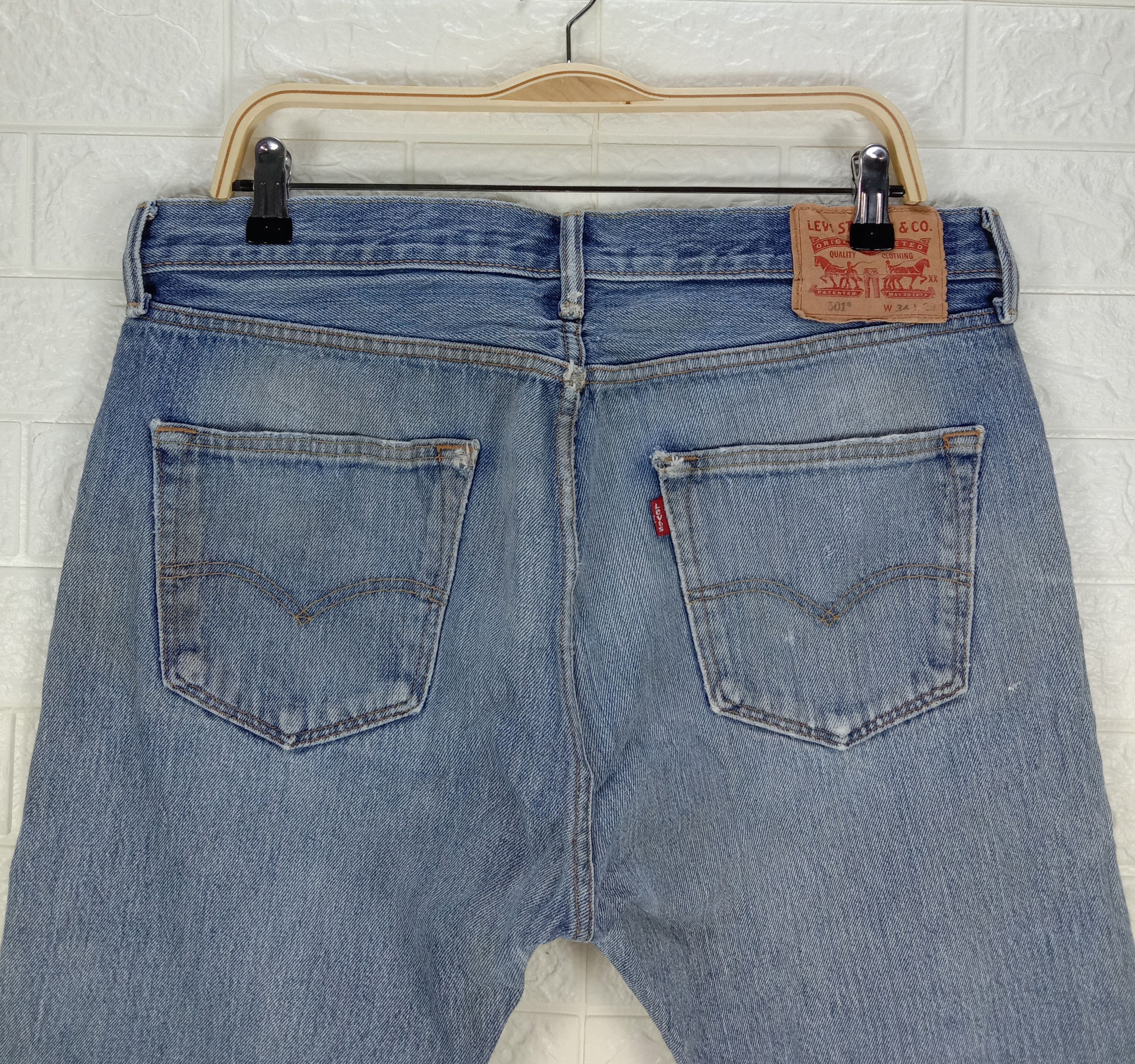 Levi's Vintage Levi's 501 Jeans Faded Blue Distressed Denim Size US 34 / EU 50 - 6 Thumbnail