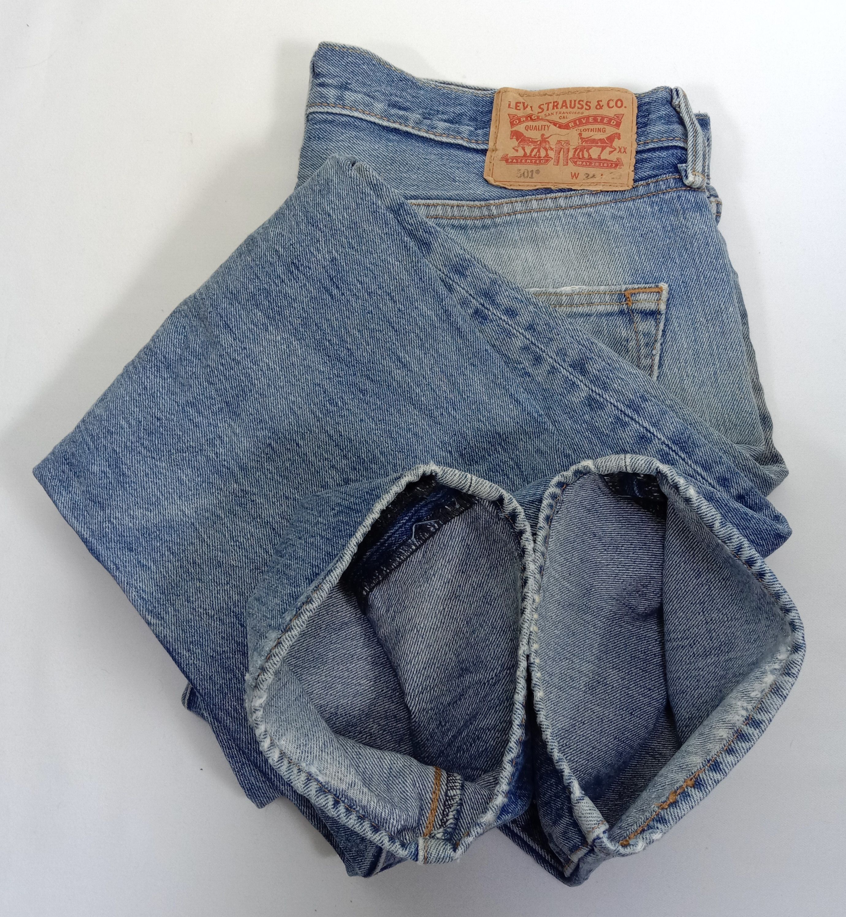 Levi's Vintage Levi's 501 Jeans Faded Blue Distressed Denim Size US 34 / EU 50 - 18 Thumbnail