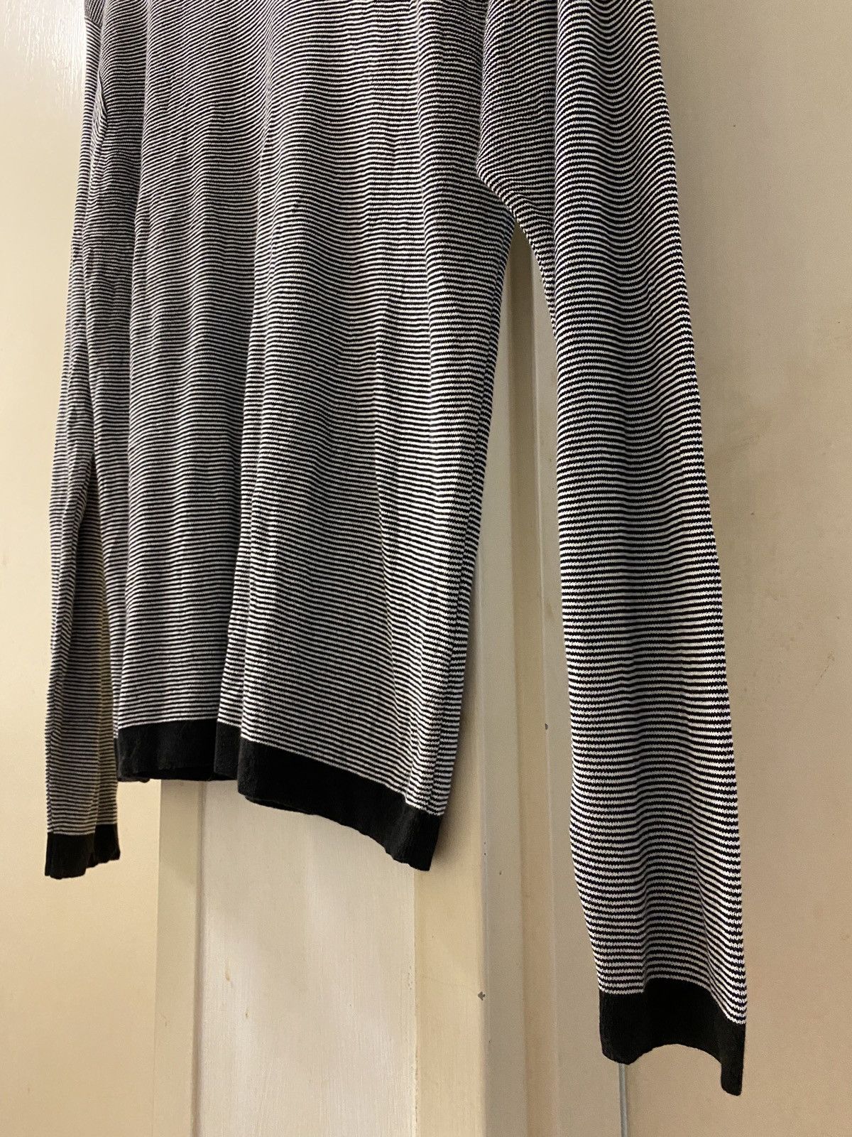 Designer × Valentino × Vintage 🔥🔥💰💰Valentino V neck stripe Size US M / EU 48-50 / 2 - 6 Thumbnail