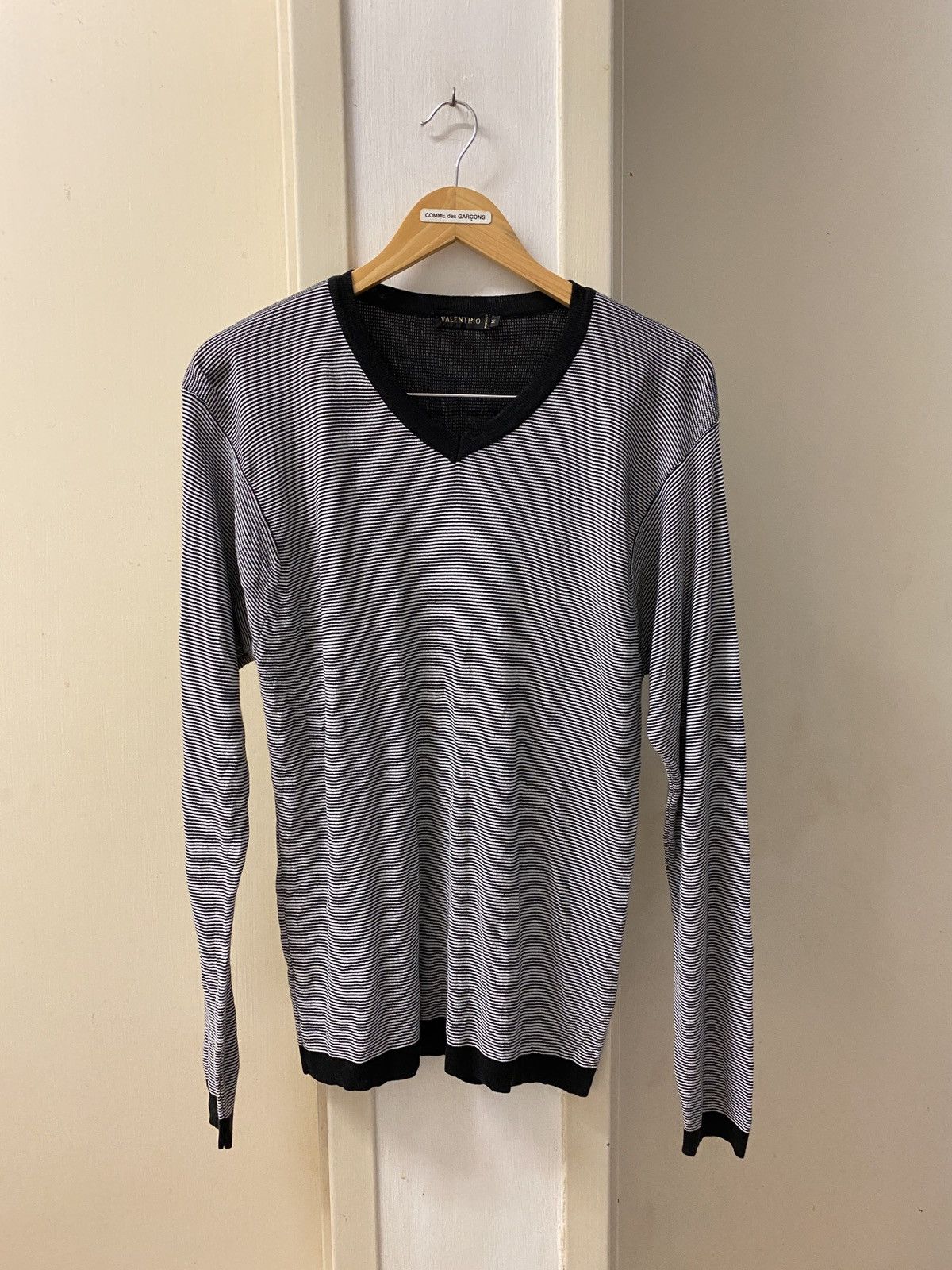 Designer × Valentino × Vintage 🔥🔥💰💰Valentino V neck stripe Size US M / EU 48-50 / 2 - 1 Thumbnail