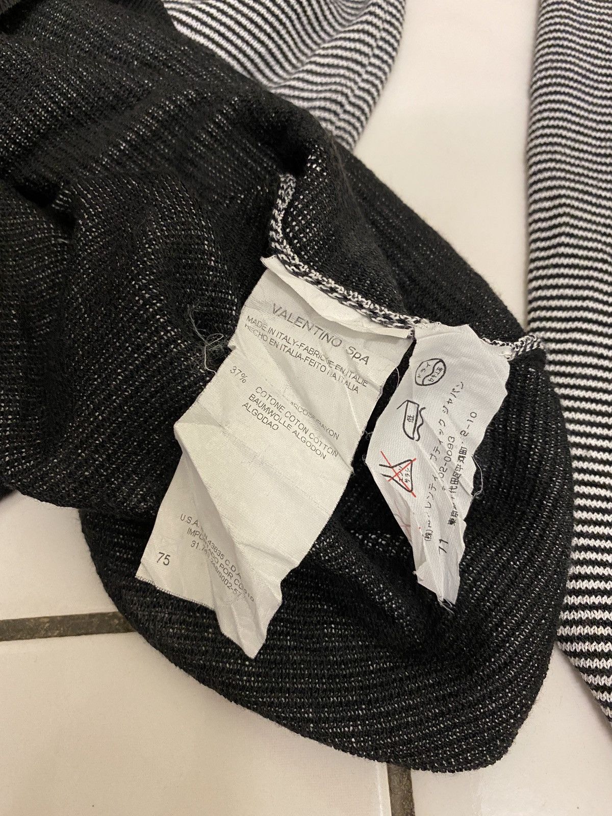 Designer × Valentino × Vintage 🔥🔥💰💰Valentino V neck stripe Size US M / EU 48-50 / 2 - 8 Thumbnail