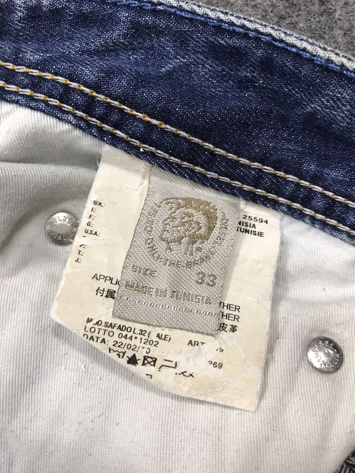 Diesel × Japanese Brand Vintage Diesel Distressed Button Jeans Style Size US 37 - 15 Thumbnail