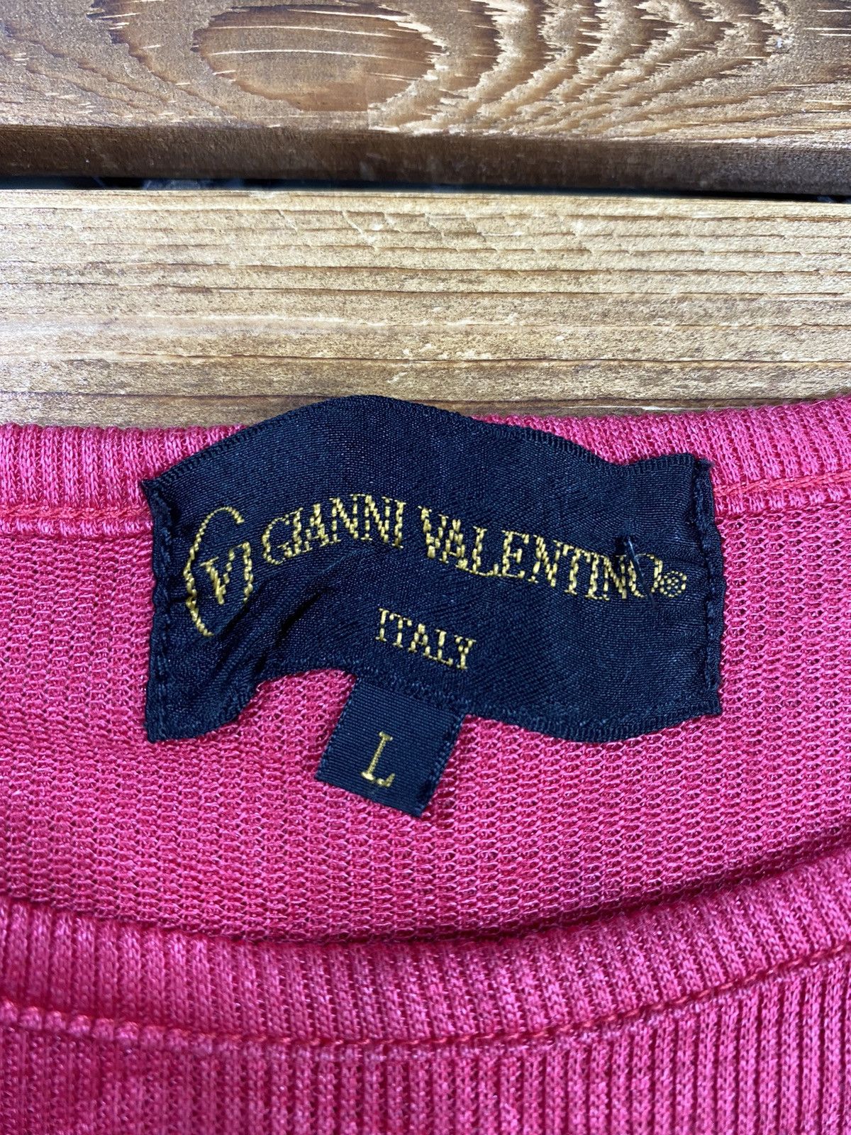 Valentino × Vintage Vintage Gianni Valentiono Big Logo Pink tees Size L Italian Size US L / EU 52-54 / 3 - 4 Thumbnail