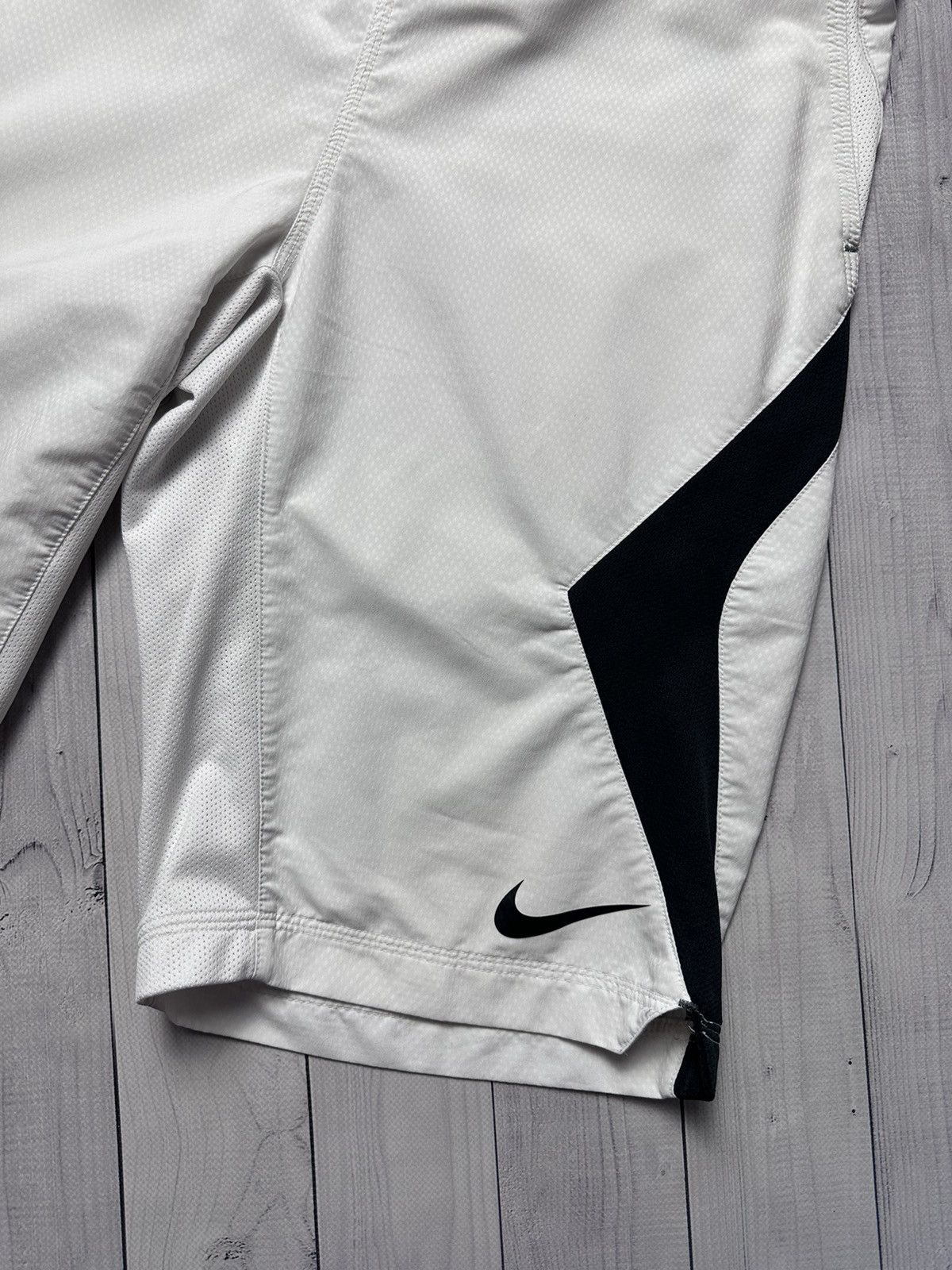 Nike × Vintage Vintage Nike shorts logo size M Size US 32 / EU 48 - 2 Thumbnail