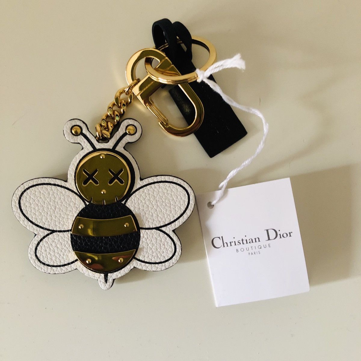 即買OK dior × kaws bee チャーム キーホルダー