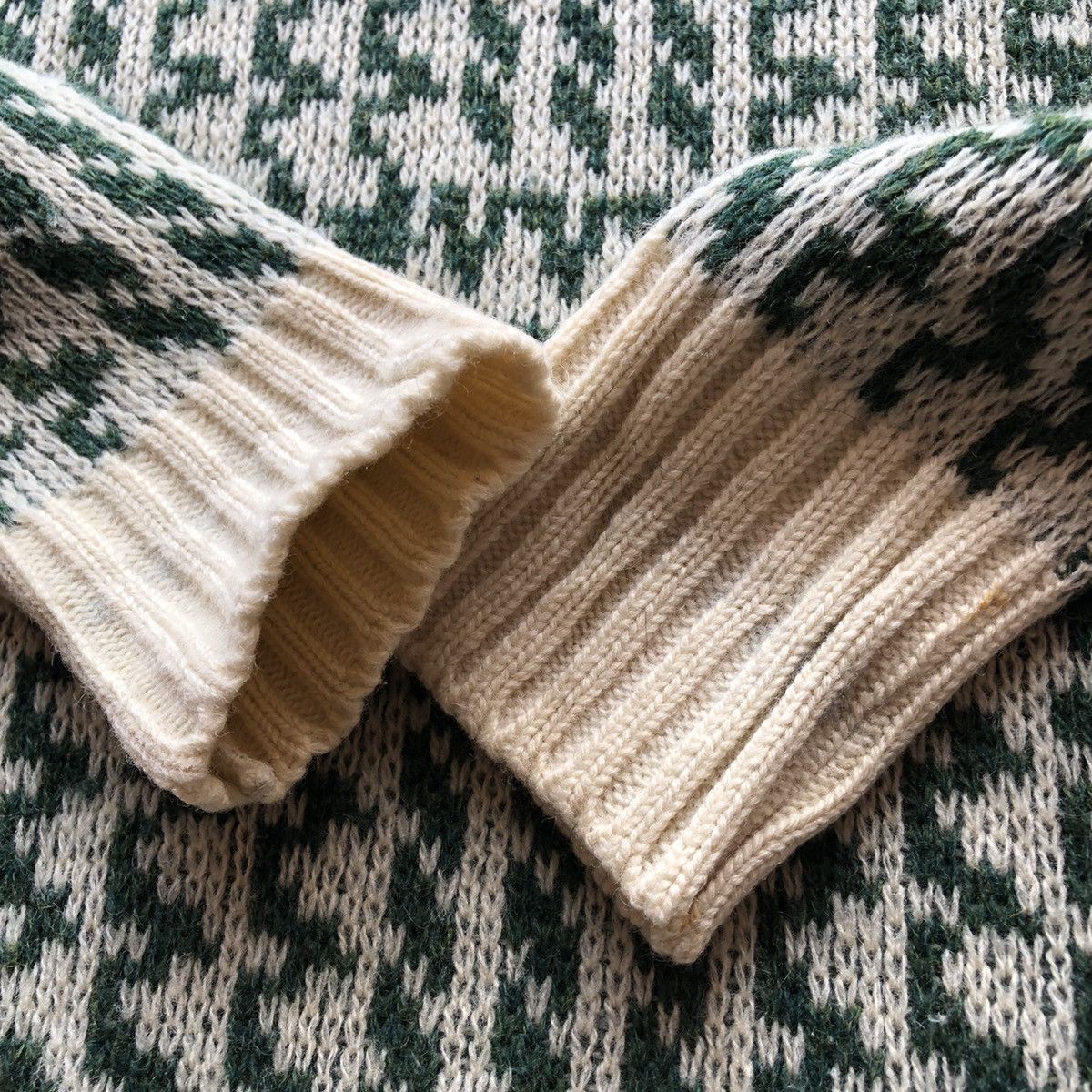 Aran Isles Knitwear Vintage 80's Knitwear Sweater by Savilia Tokyo Size US S / EU 44-46 / 1 - 5 Thumbnail