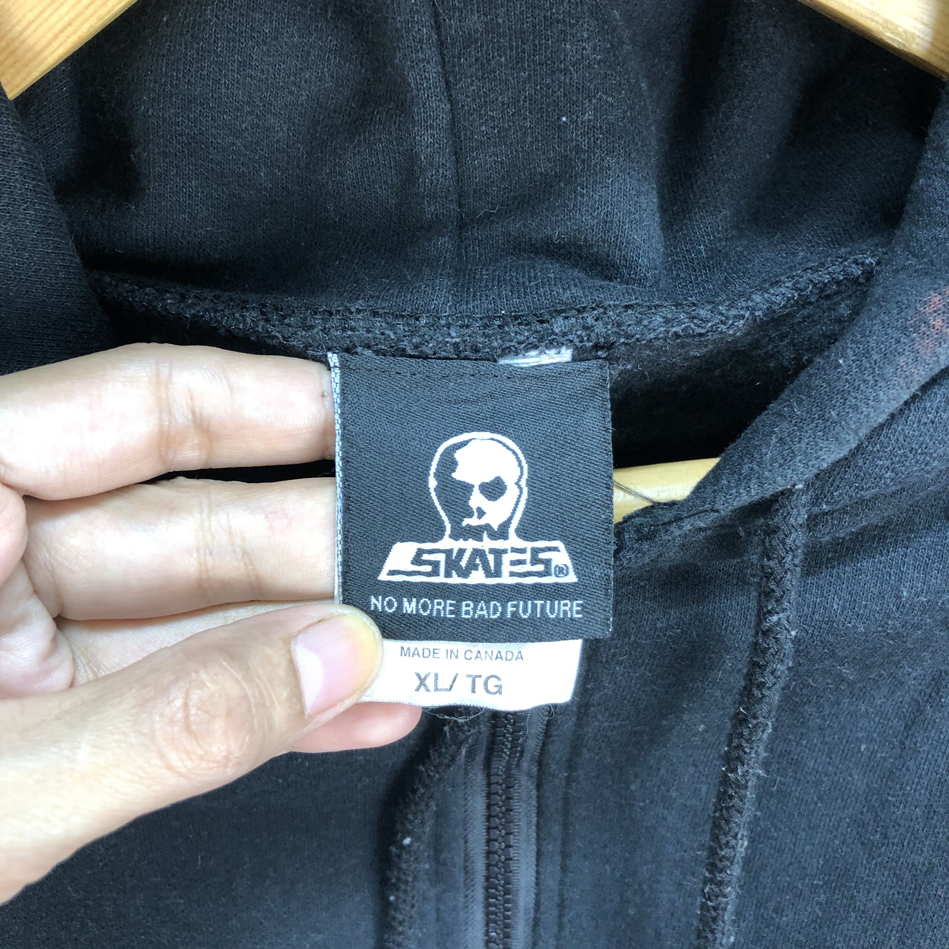 Japanese Brand VINTAGE Y2K SKULLSKATES TRASHED HOODIES #5112-32 Size US XL / EU 56 / 4 - 14 Thumbnail