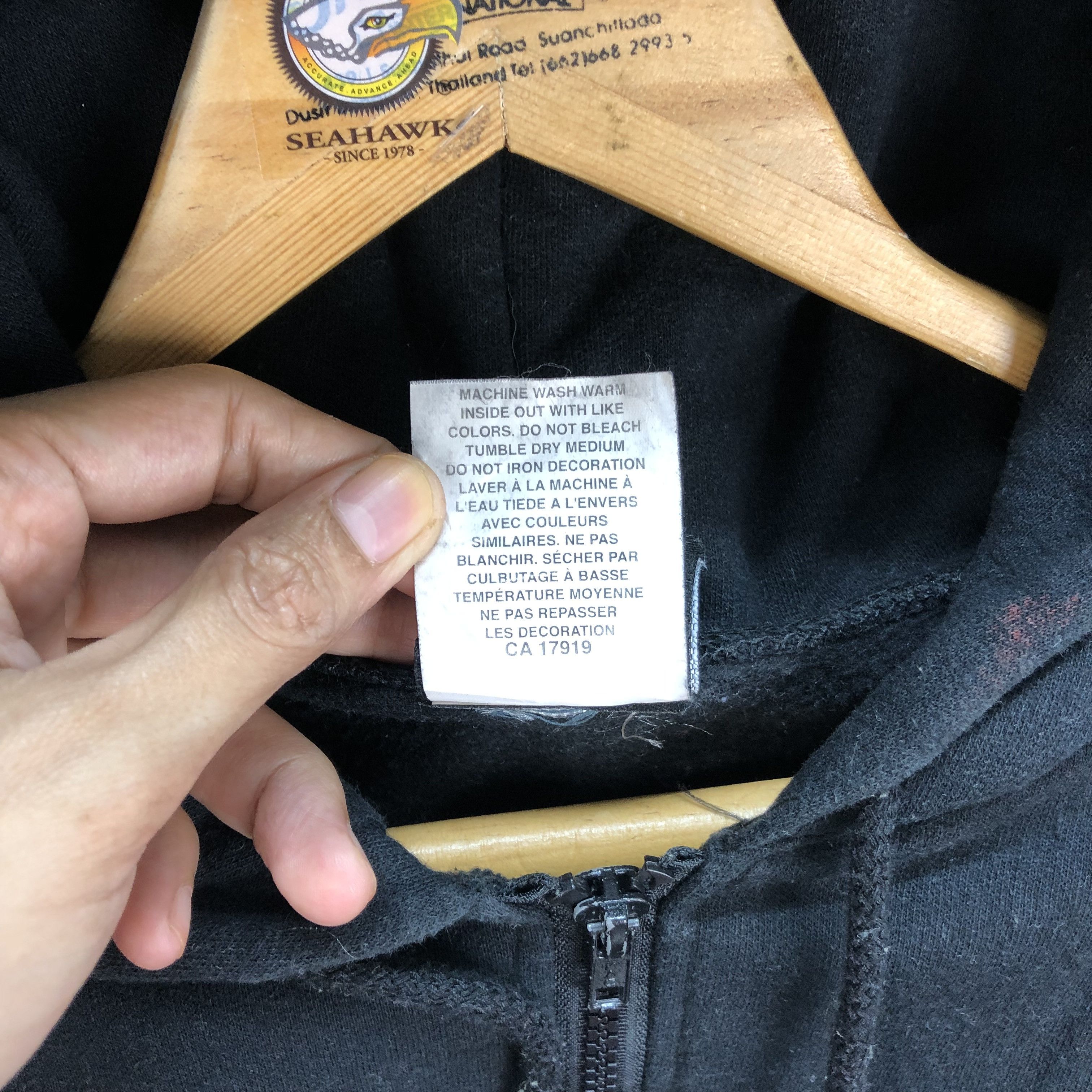 Japanese Brand VINTAGE Y2K SKULLSKATES TRASHED HOODIES #5112-32 Size US XL / EU 56 / 4 - 16 Thumbnail