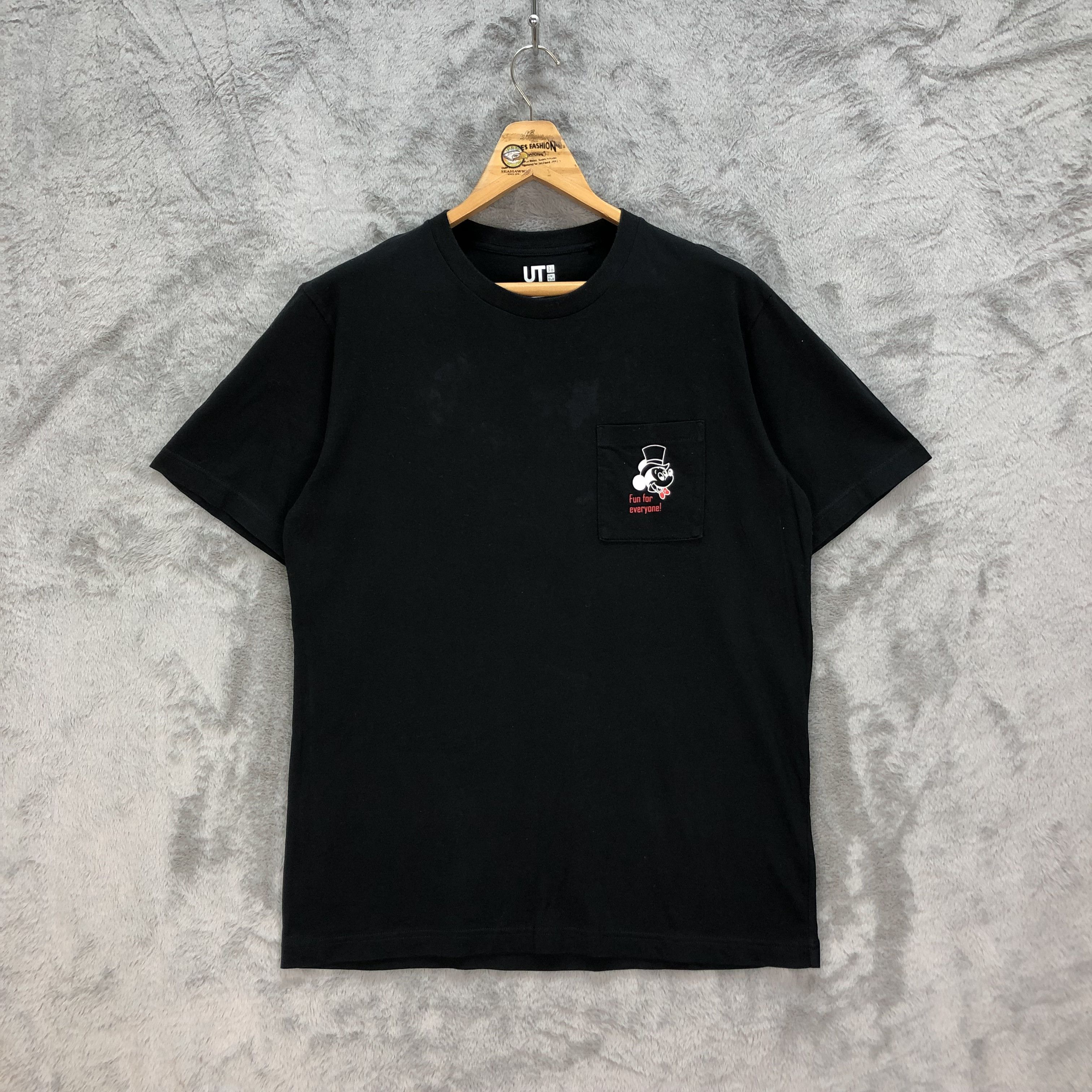 Disney Uniqlo X Disney Mickey Mouse Single Pocket Tees #5447-191 Size US L / EU 52-54 / 3 - 3 Thumbnail