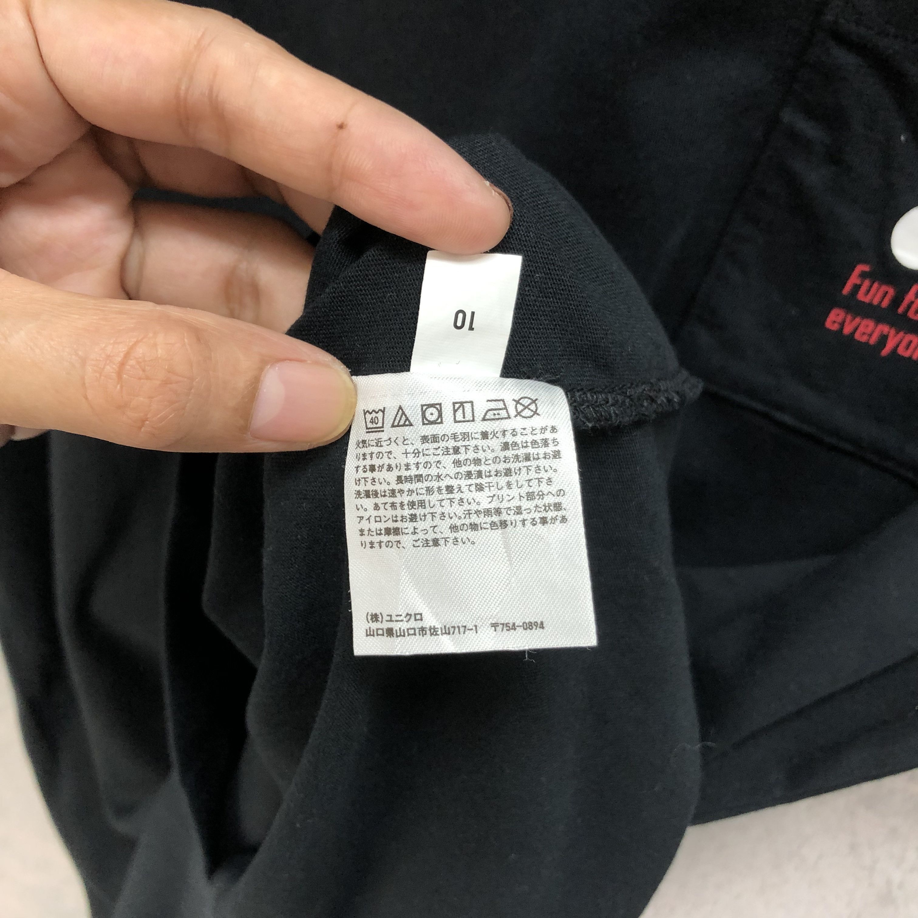 Disney Uniqlo X Disney Mickey Mouse Single Pocket Tees #5447-191 Size US L / EU 52-54 / 3 - 13 Thumbnail