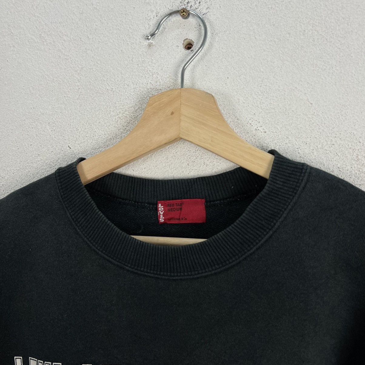 Japanese Brand VINTAGE LEVI'S SWEATSHIRT BIG LOGO Size US M / EU 48-50 / 2 - 5 Thumbnail