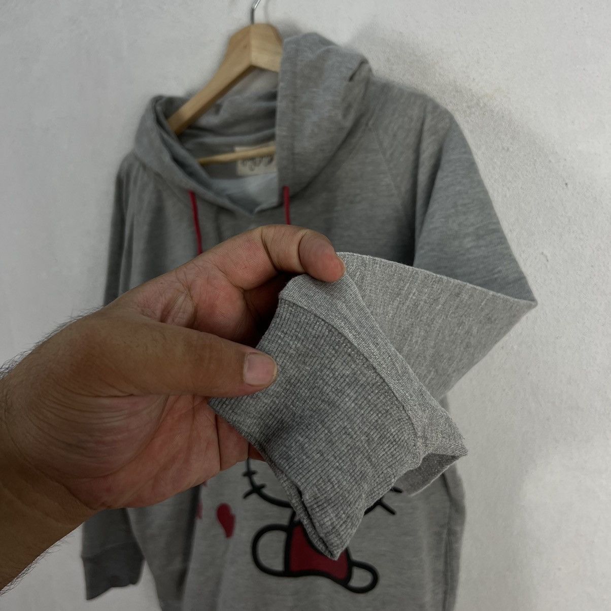 Cartoon Network RARE HOODIE HELLO KITTY BIG LOGO STREETWEAR STYLE Size US M / EU 48-50 / 2 - 6 Thumbnail