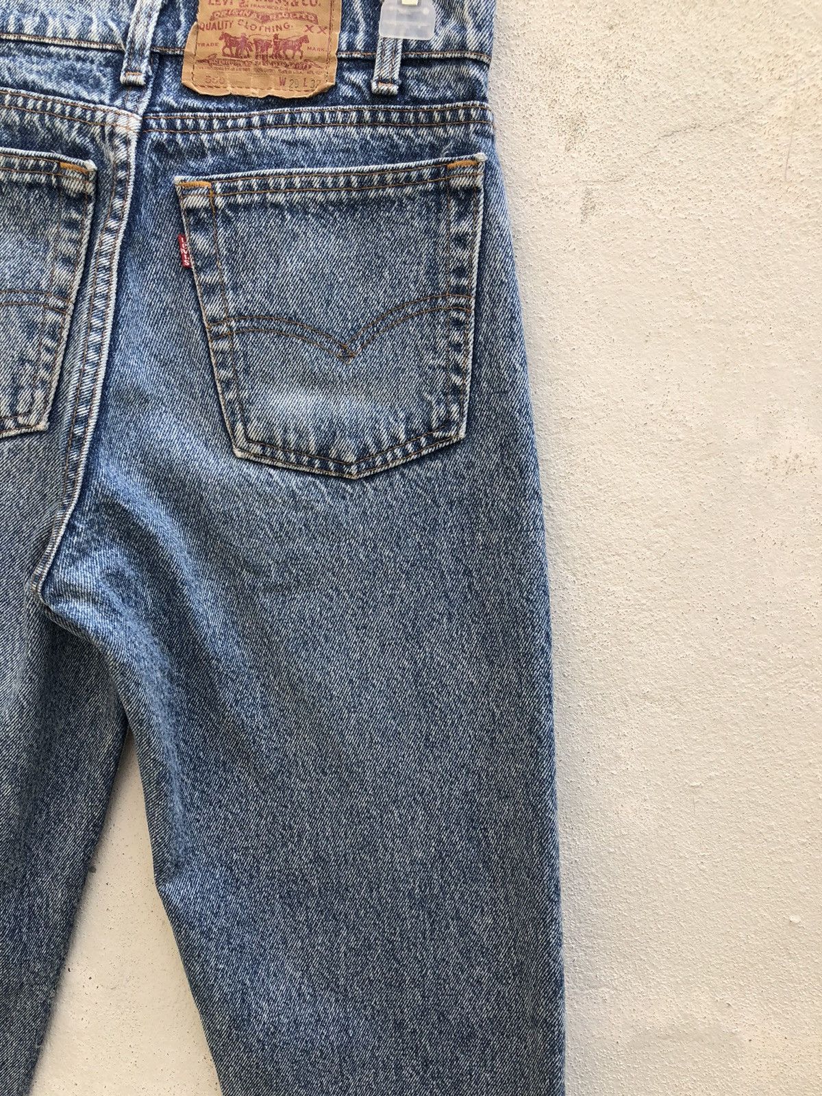 Levi's Vintage 90s Levi’s 550 Acid Wash Denim Cut Off Hem Jeans Size US 29 - 15 Thumbnail