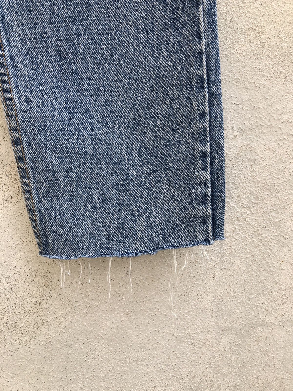 Levi's Vintage 90s Levi’s 550 Acid Wash Denim Cut Off Hem Jeans Size US 29 - 8 Thumbnail