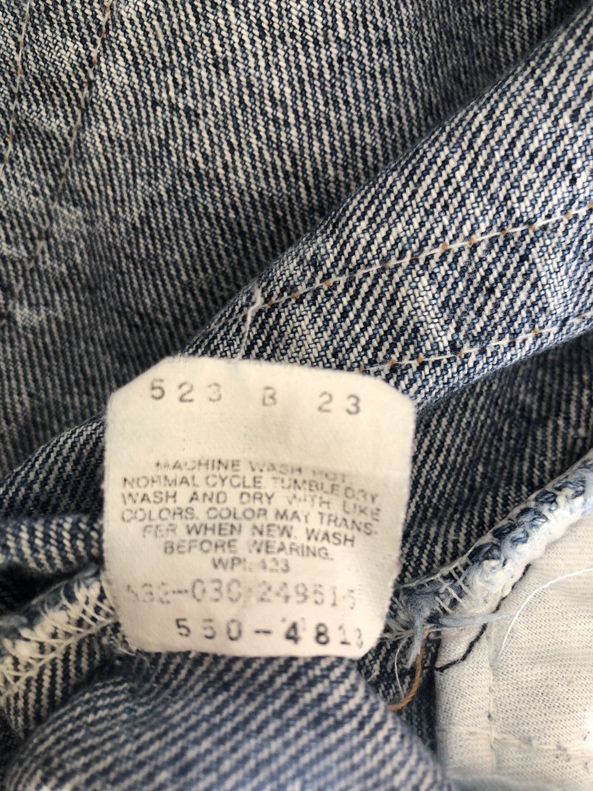 Levi's Vintage 90s Levi’s 550 Acid Wash Denim Cut Off Hem Jeans Size US 29 - 19 Thumbnail