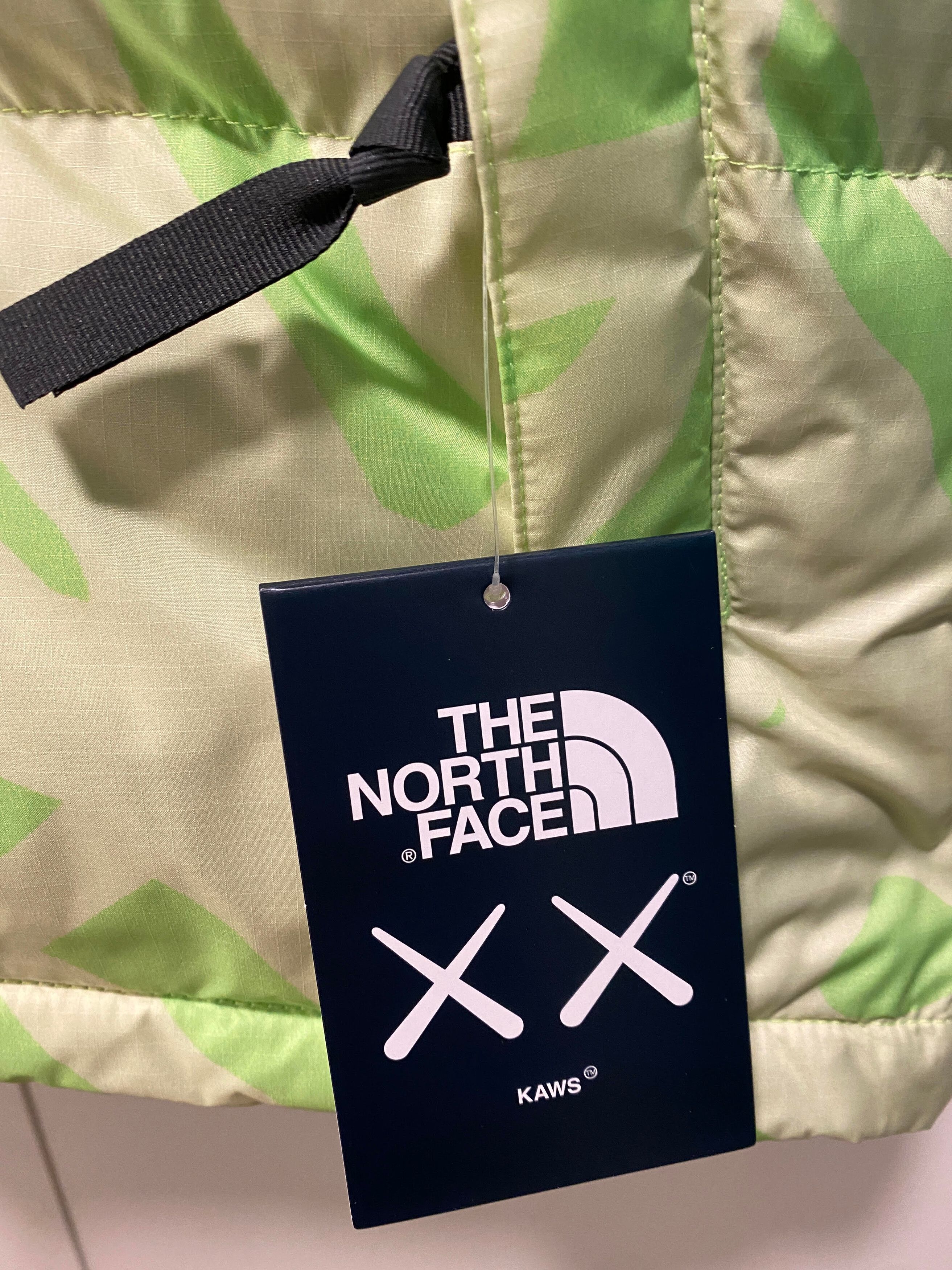 The North Face Retro 1996 Nuptse Jacket Safety Green Nuptse Print Size US M / EU 48-50 / 2 - 6 Thumbnail
