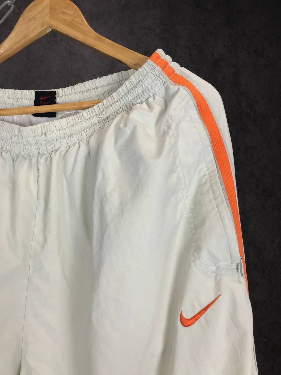 Vintage Nike swoosh streetwear vintage sweatpants Size US 34 / EU 50 - 2 Thumbnail