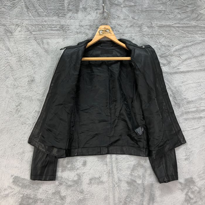 Uniqlo Uniqlo Black Cropped Jacket #4586-160 | Grailed