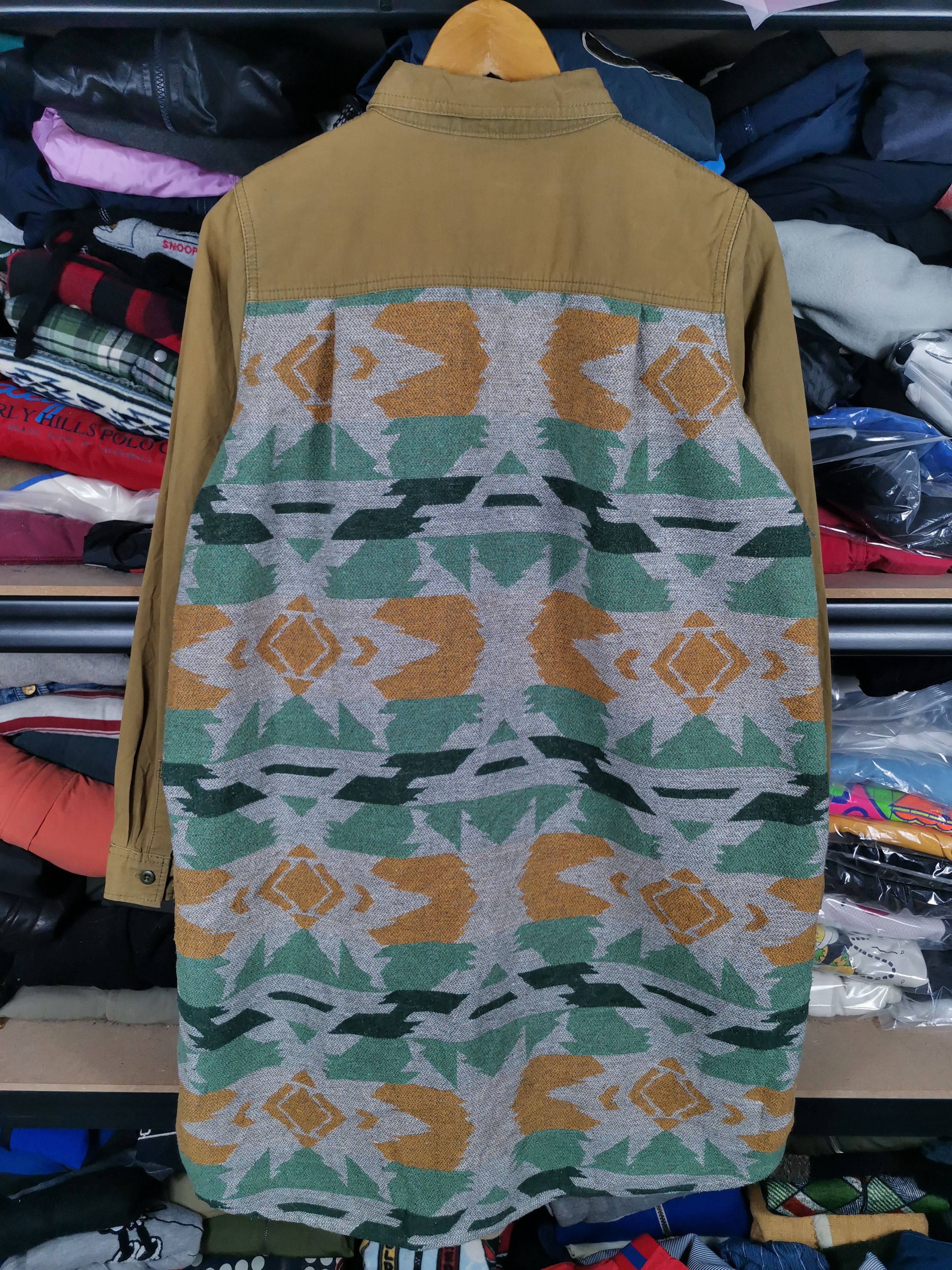 image of Archival Clothing x Navajo Vintage Titicaca Navajo Long Shirt Sun Faded in Green (Size Medium)